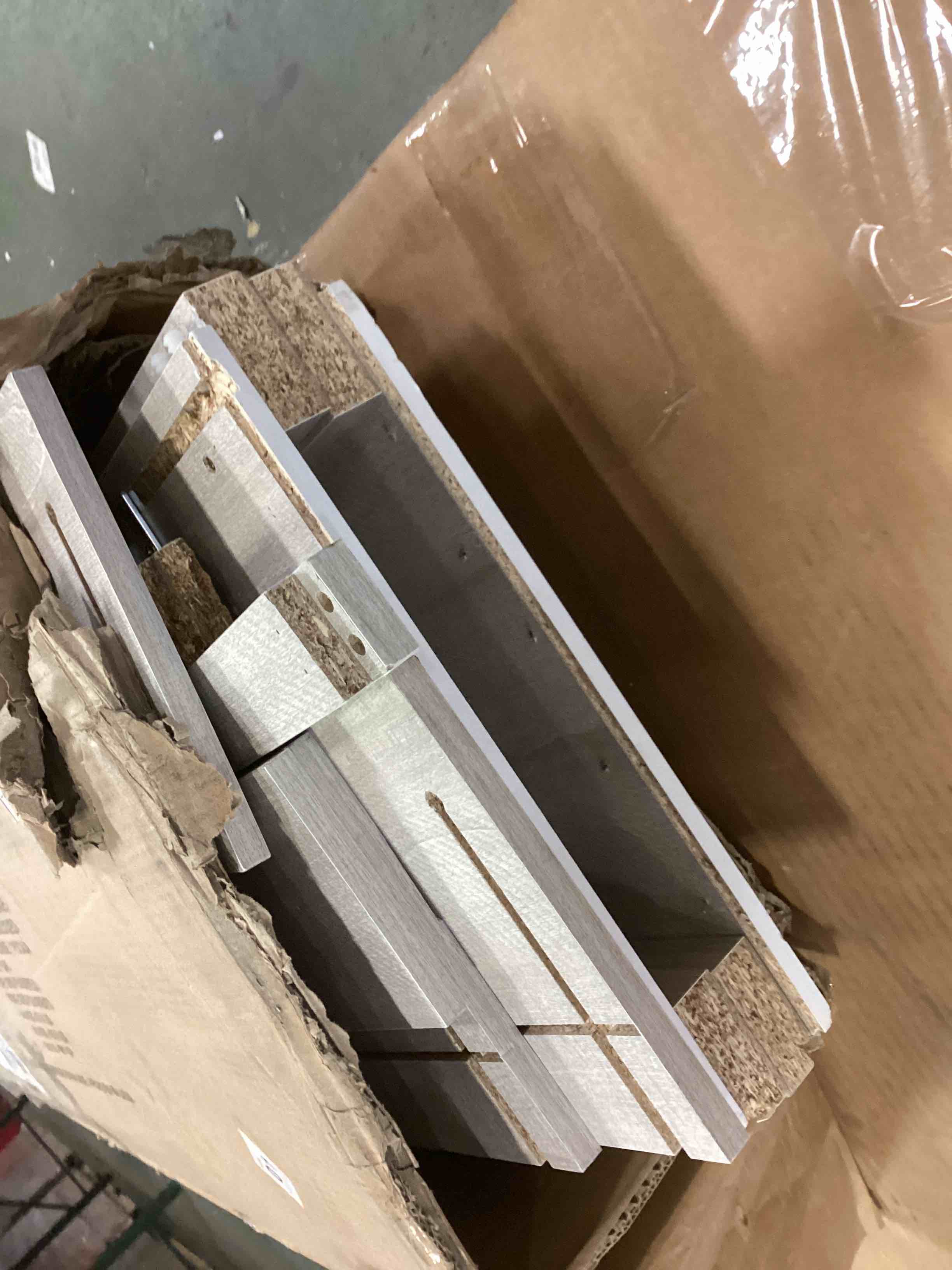 https://s3.amazonaws.com/lotting-images-prod/bidfta/PPE1908260_1737728051704.jpeg