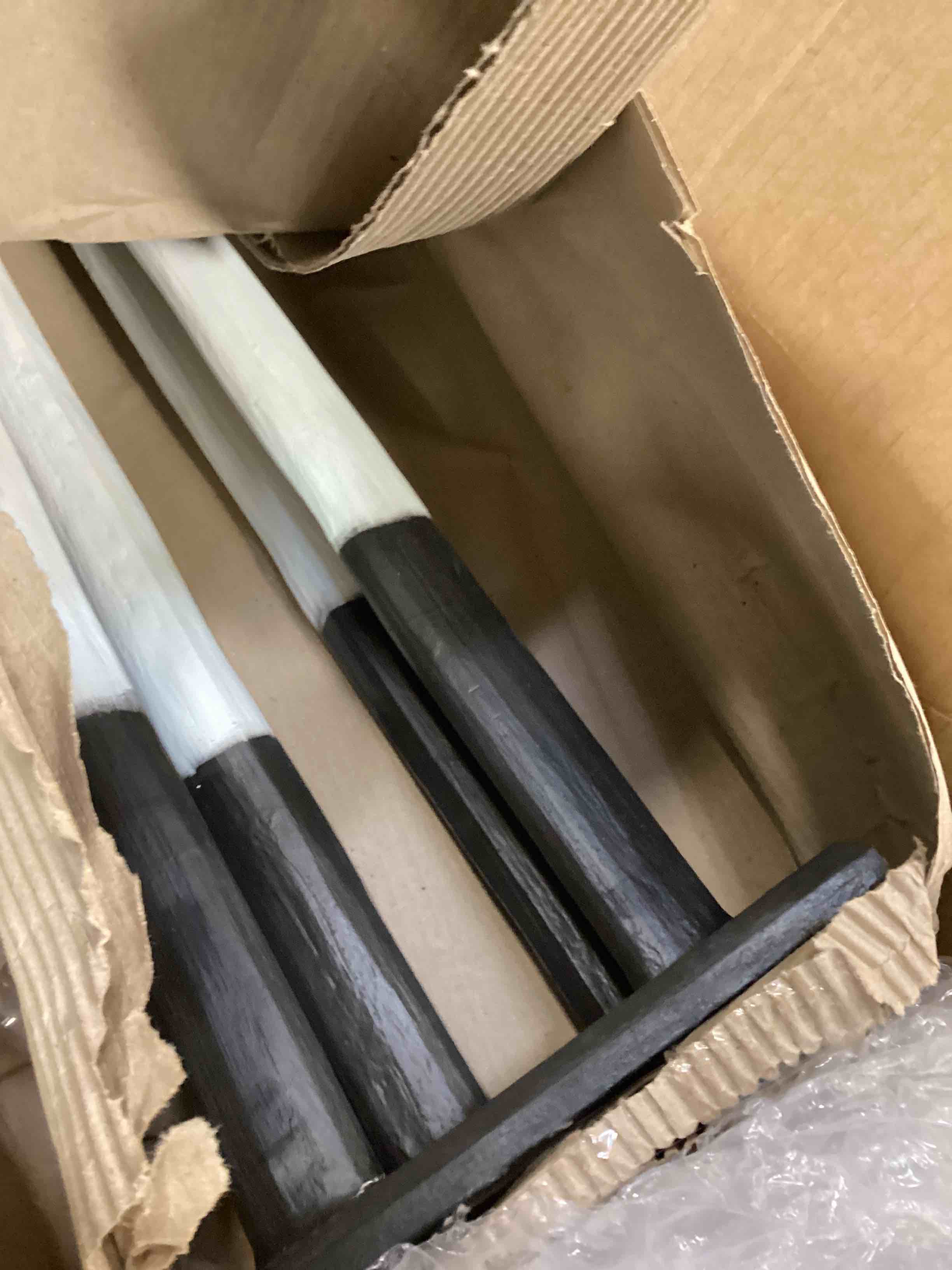 https://s3.amazonaws.com/lotting-images-prod/bidfta/PPE1908922_1738687916106.jpeg