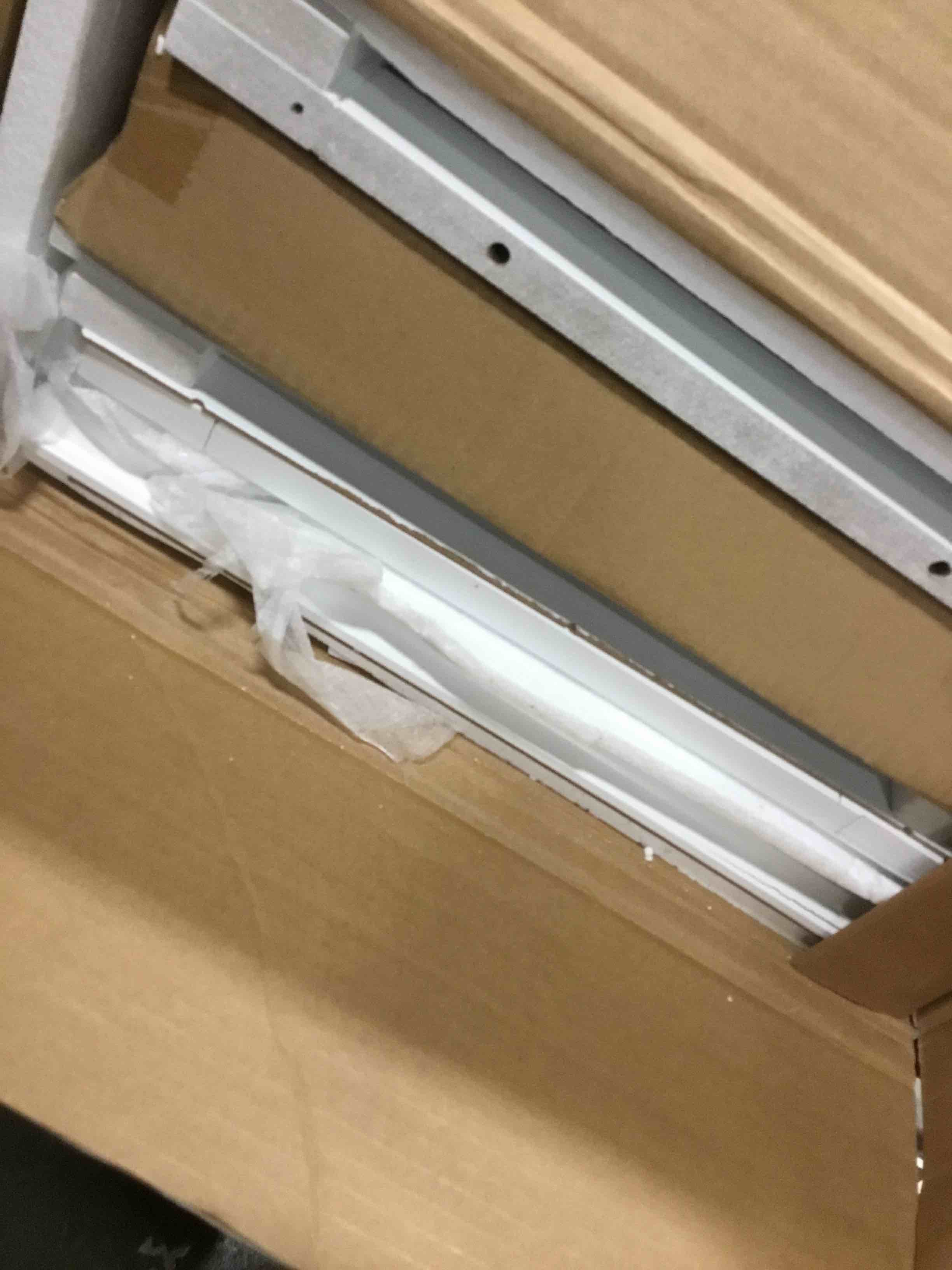 https://s3.amazonaws.com/lotting-images-prod/bidfta/PPE1909865_1733834306371.jpeg