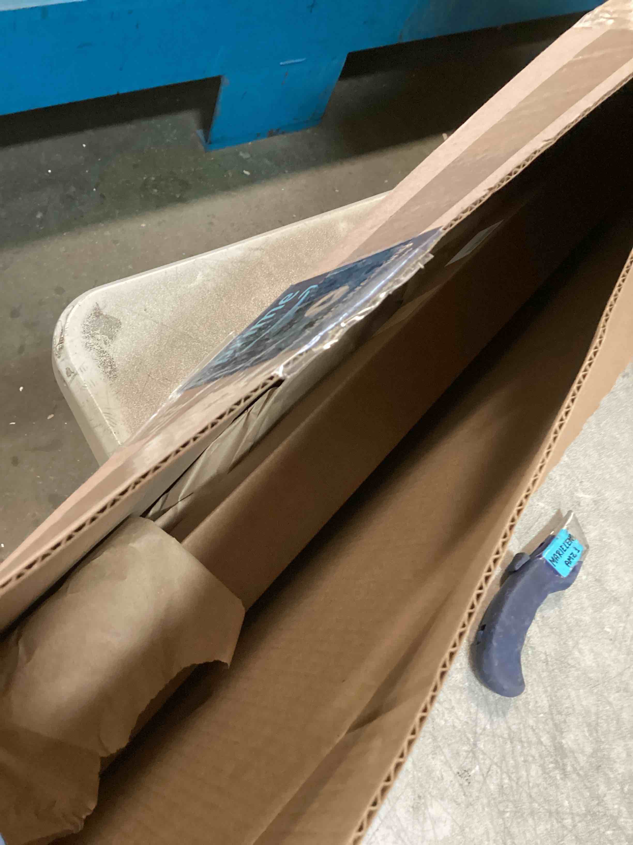 https://s3.amazonaws.com/lotting-images-prod/bidfta/PPE1936141_1743615348107.jpeg