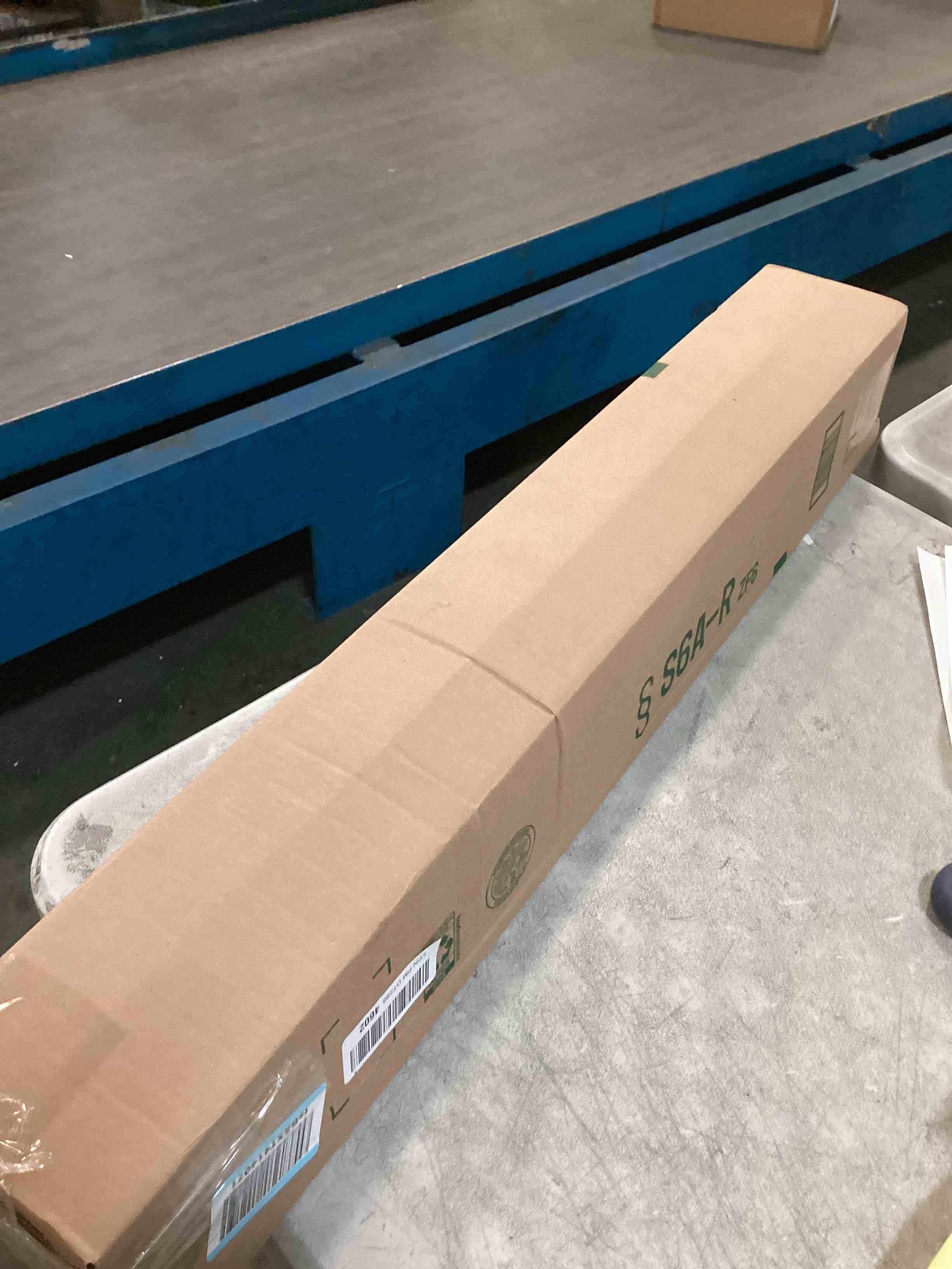 https://s3.amazonaws.com/lotting-images-prod/bidfta/PPE1936157_1743614272059.jpeg
