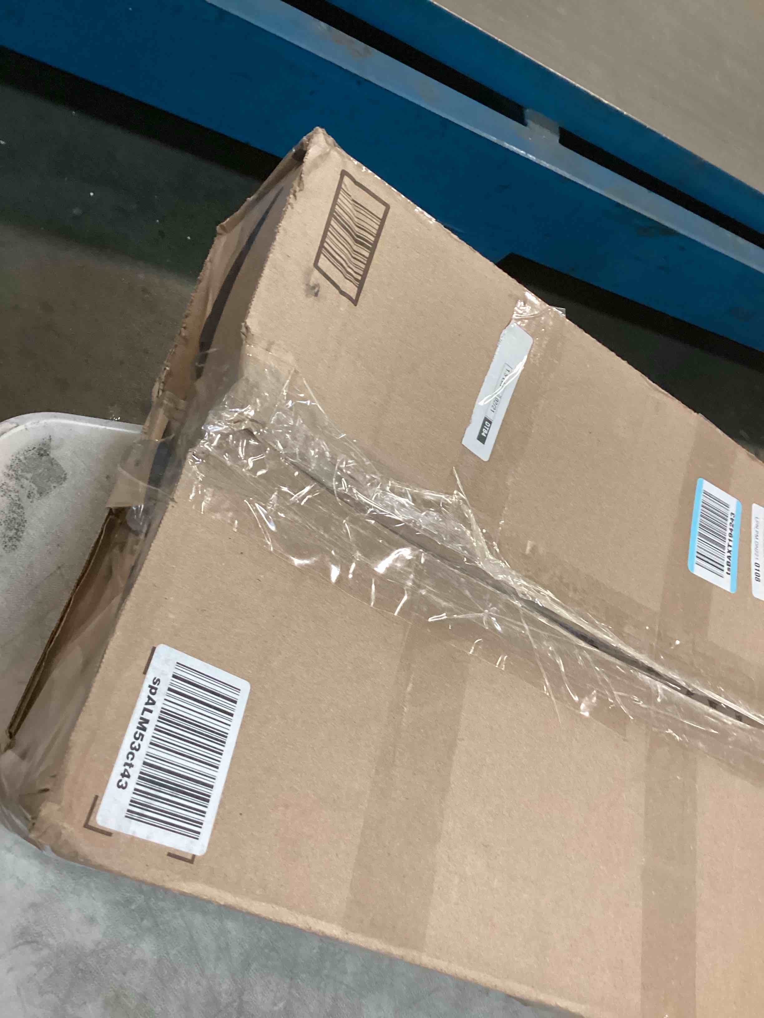 https://s3.amazonaws.com/lotting-images-prod/bidfta/PPE1936192_1743608340574.jpeg