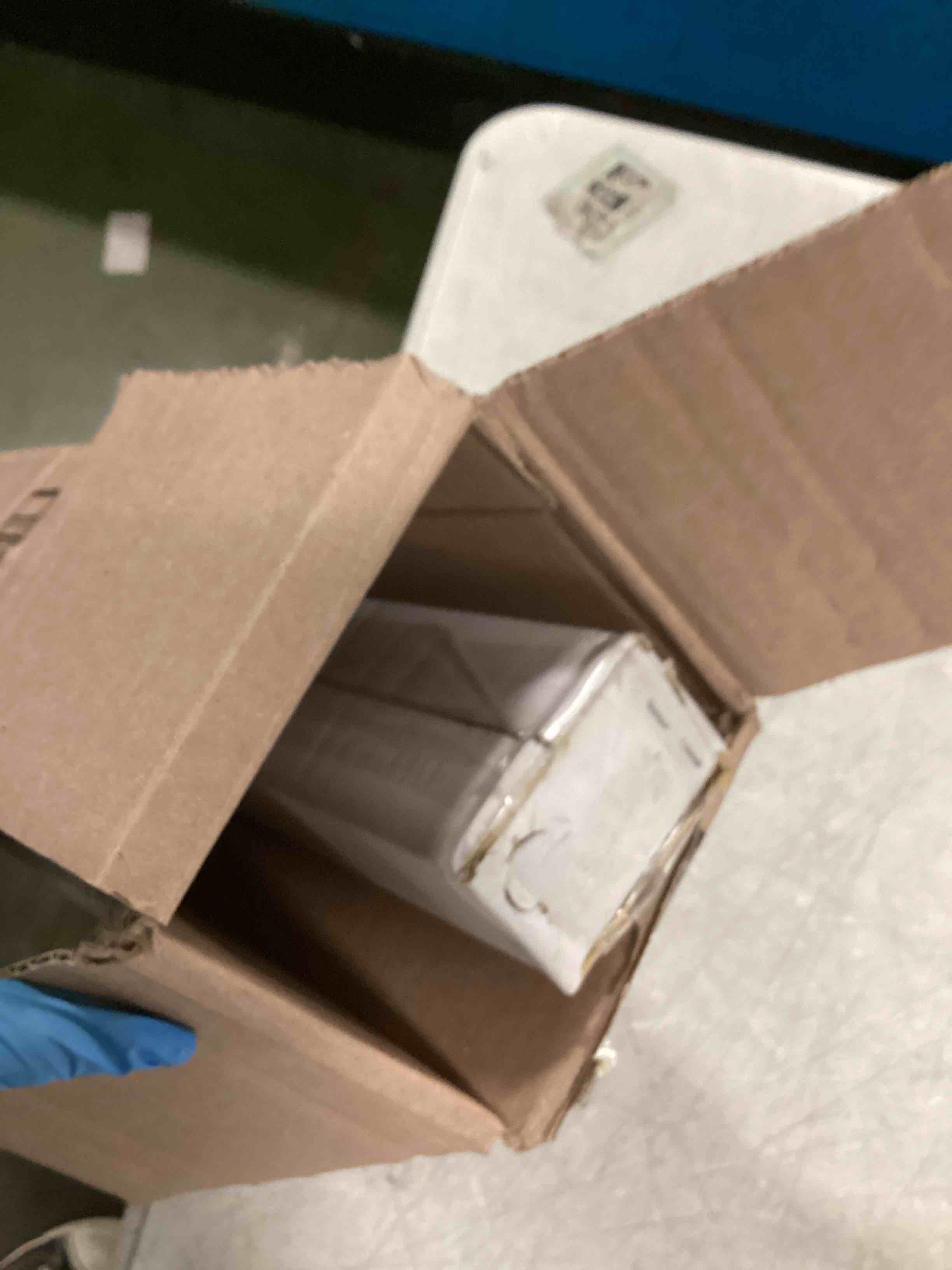 https://s3.amazonaws.com/lotting-images-prod/bidfta/PPE1936245_1743681678583.jpeg