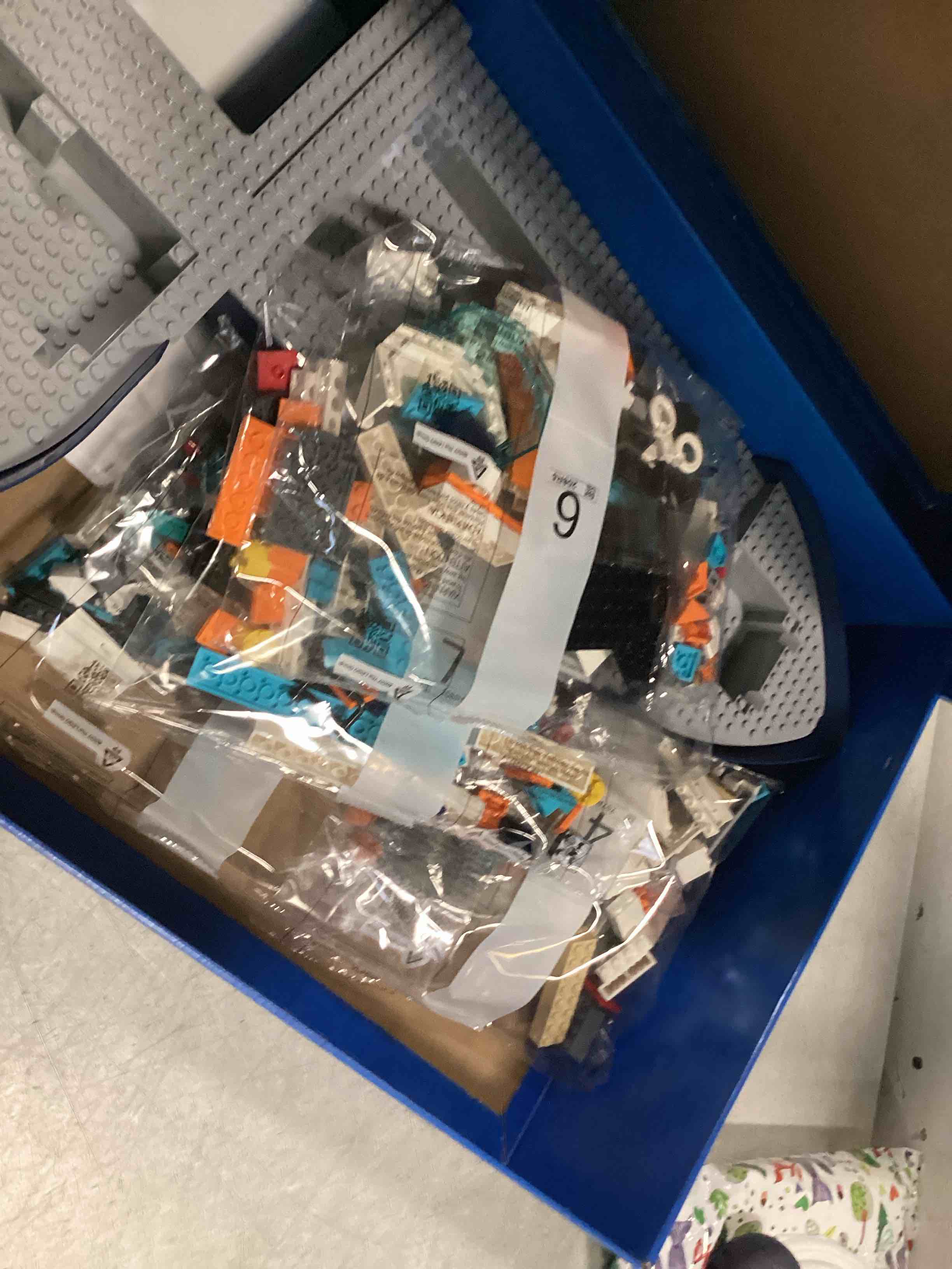 https://s3.amazonaws.com/lotting-images-prod/bidfta/PPE1936252_1743682384042.jpeg