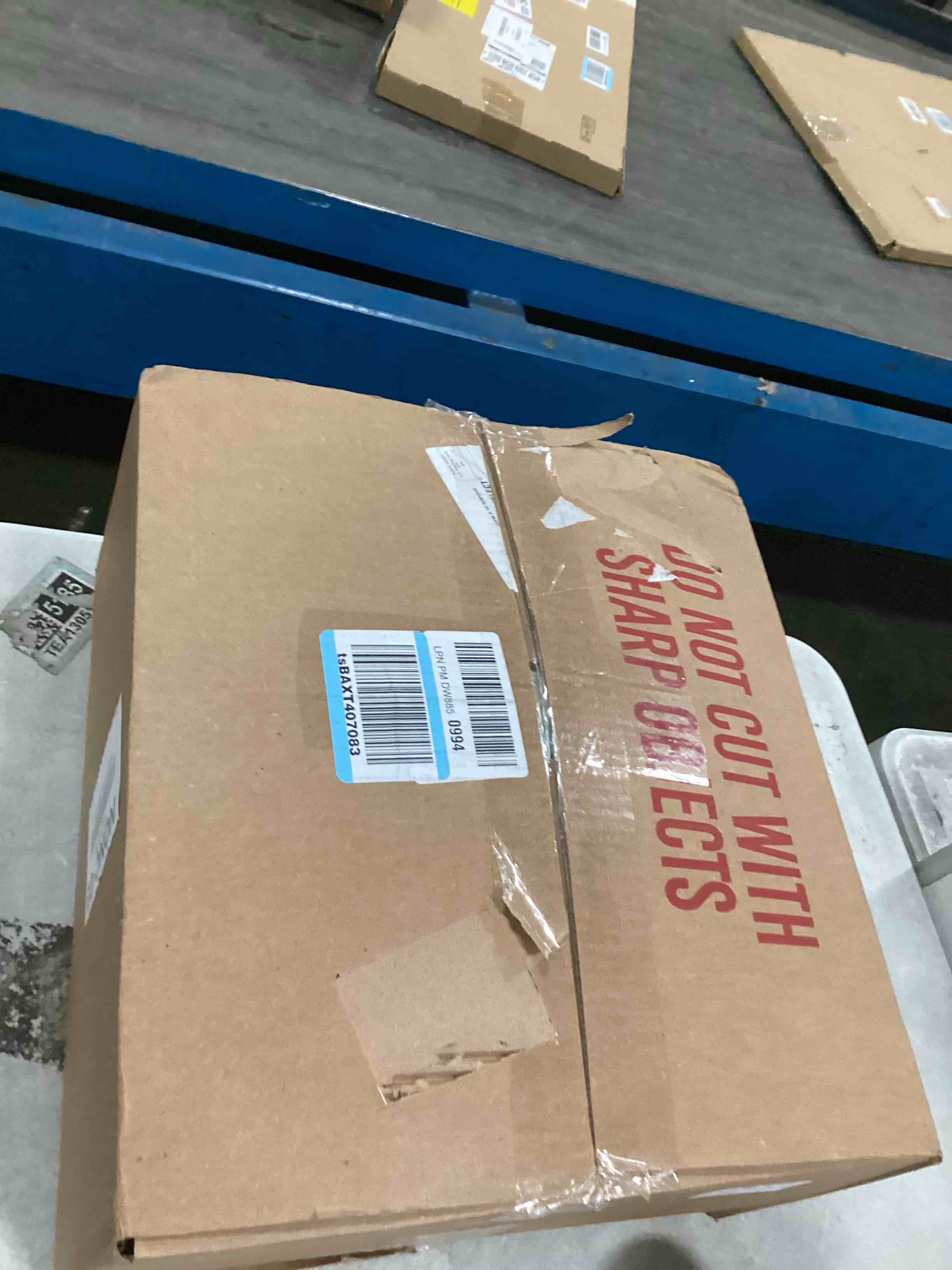 https://s3.amazonaws.com/lotting-images-prod/bidfta/PPE1936270_1743683835854.jpeg