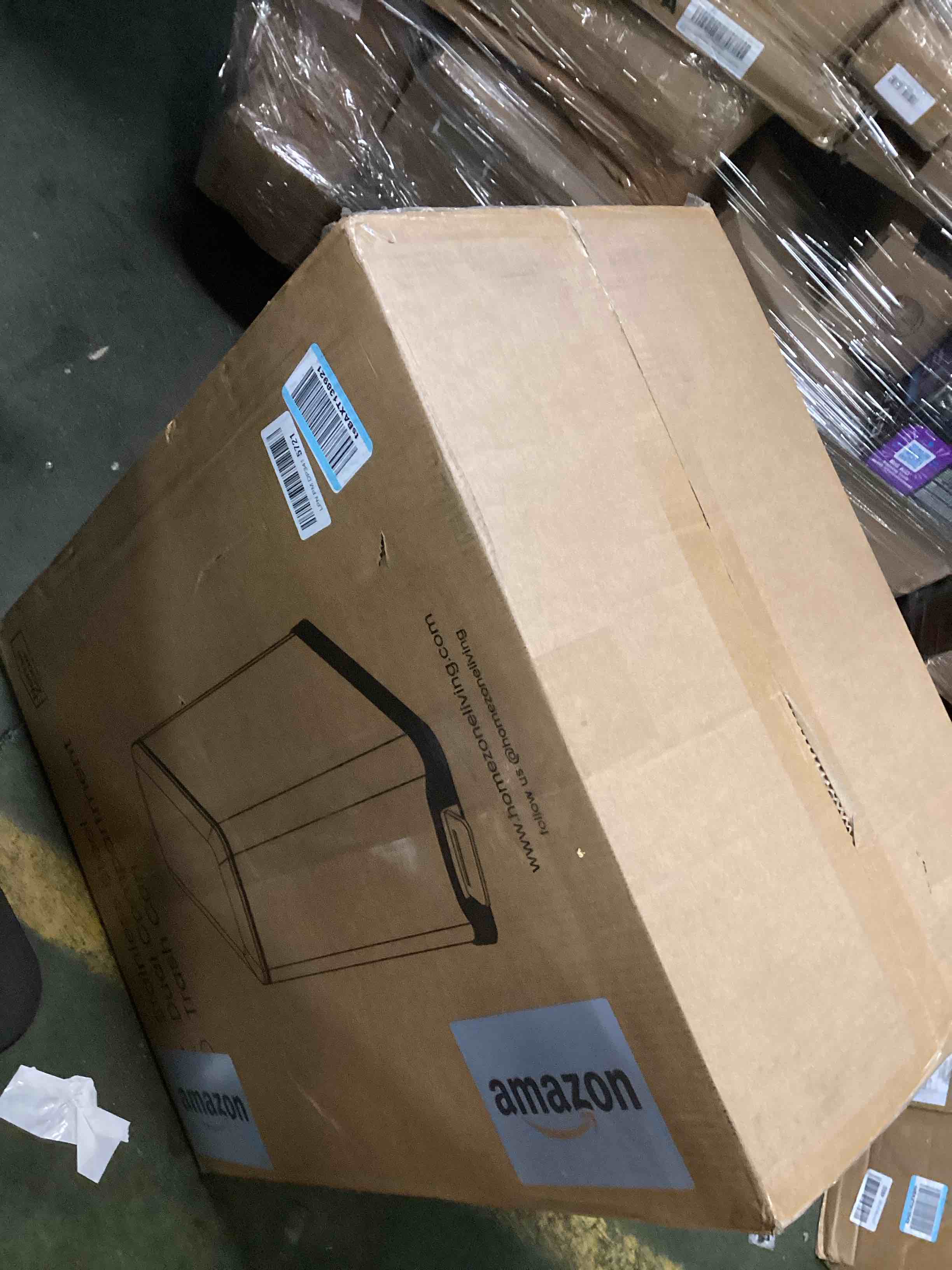 https://s3.amazonaws.com/lotting-images-prod/bidfta/PPE1936391_1743696211534.jpeg