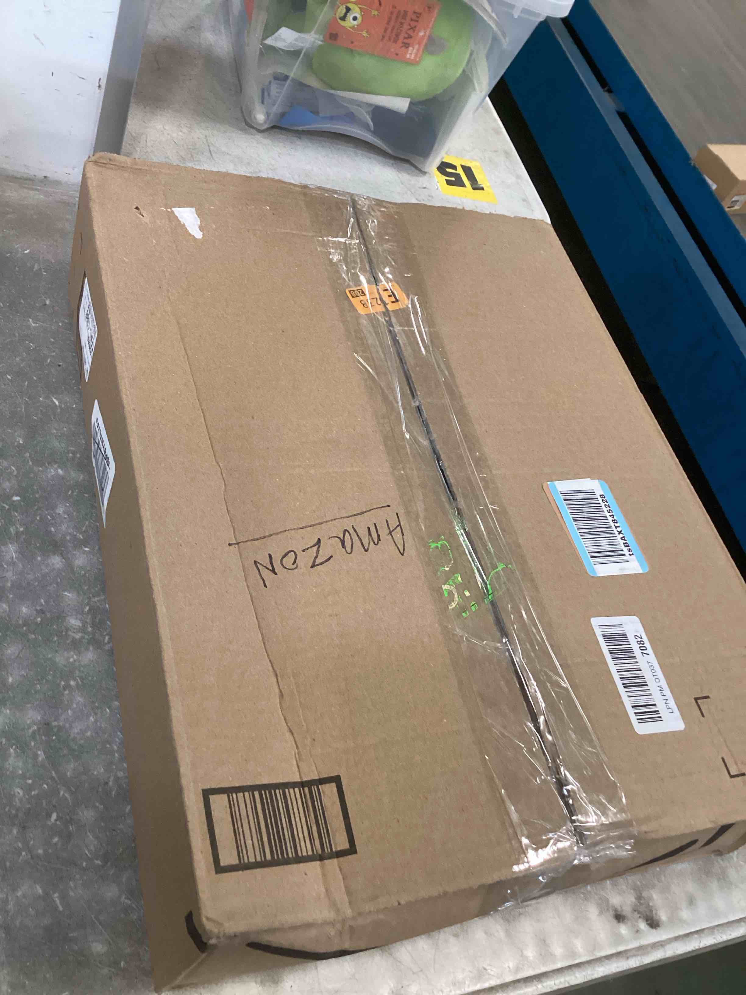 https://s3.amazonaws.com/lotting-images-prod/bidfta/PPE1937077_1744203455879.jpeg