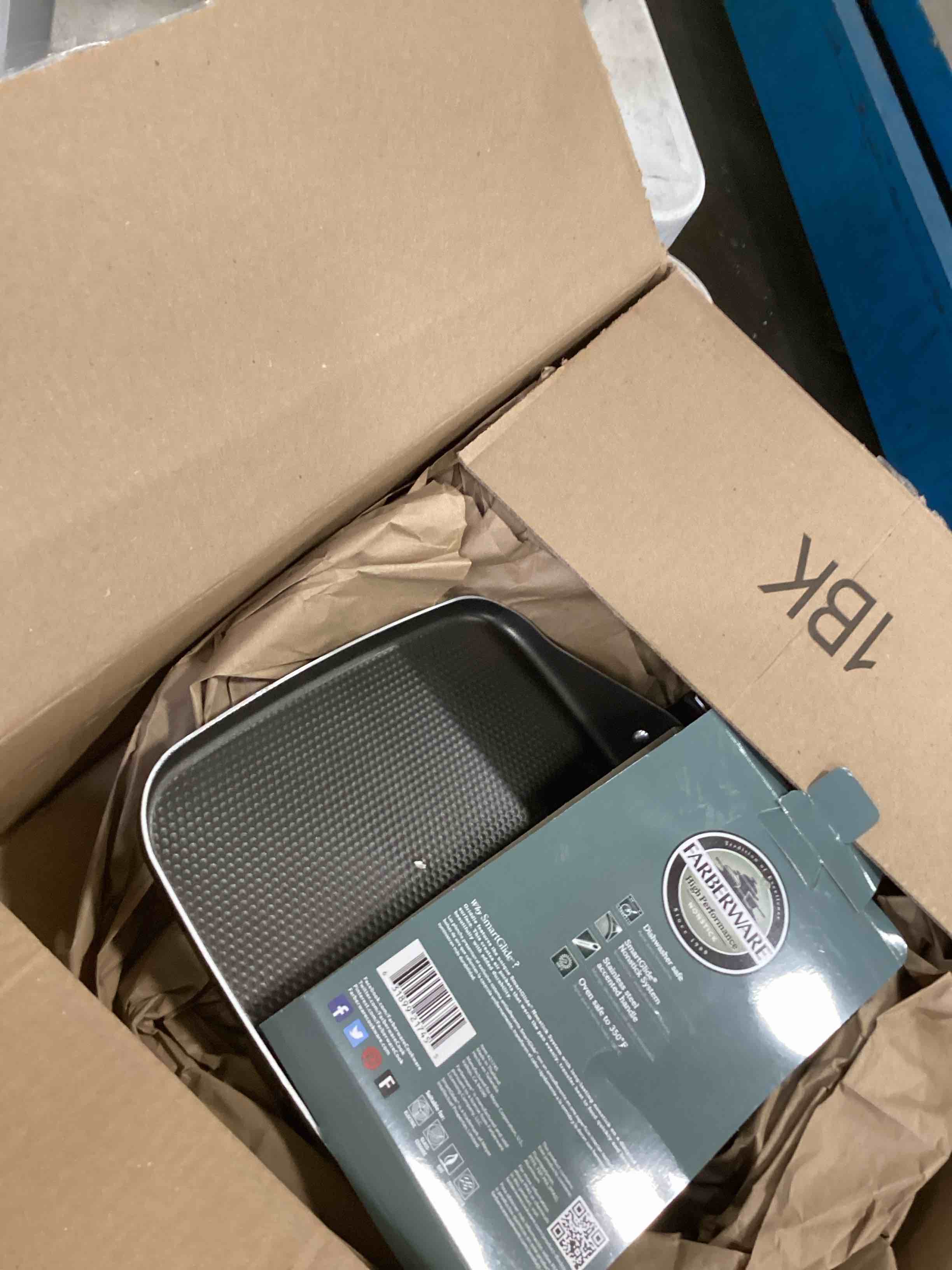 https://s3.amazonaws.com/lotting-images-prod/bidfta/PPE1937077_1744203482347.jpeg