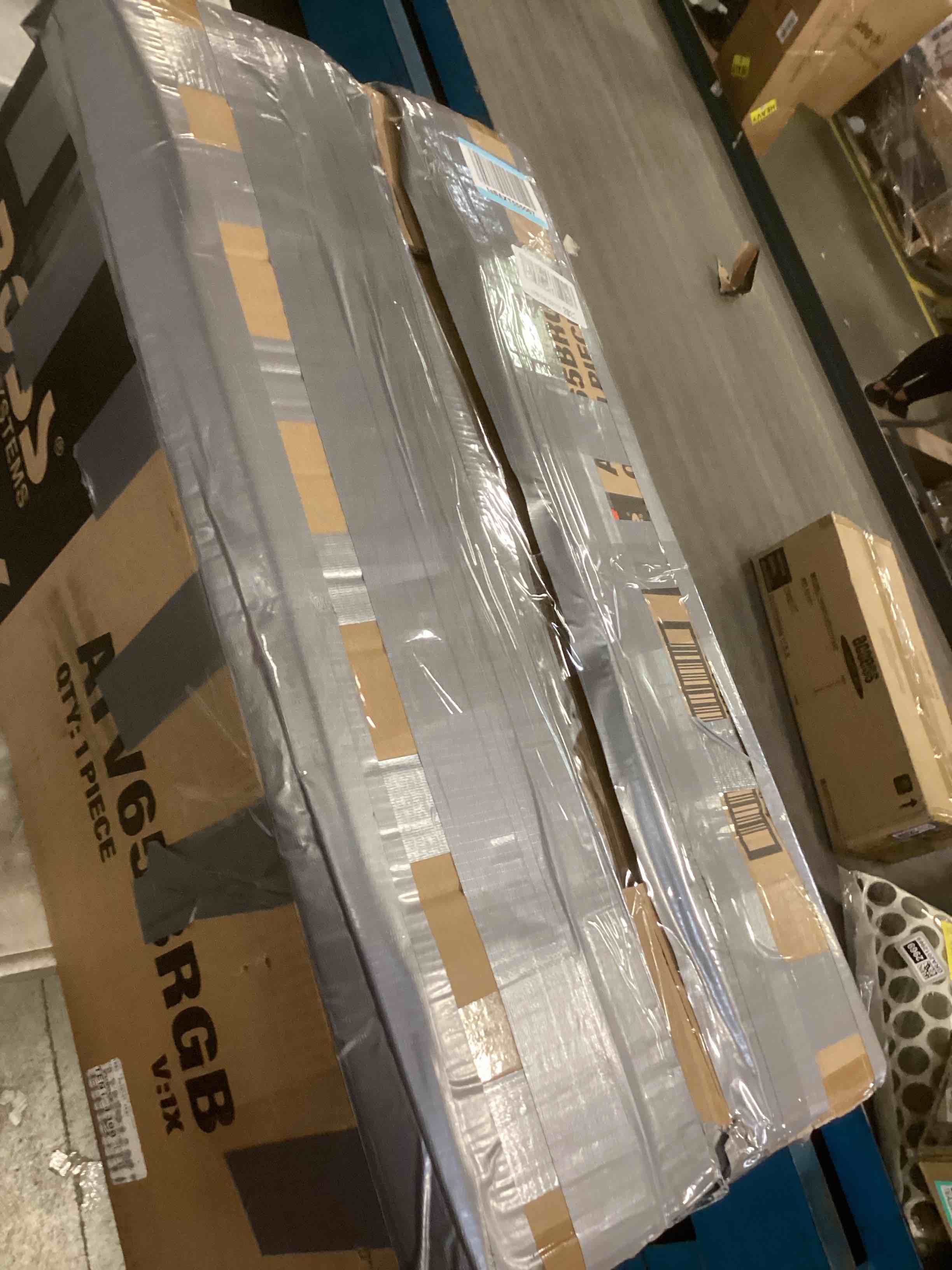 https://s3.amazonaws.com/lotting-images-prod/bidfta/PPE1937110_1744226738213.jpeg