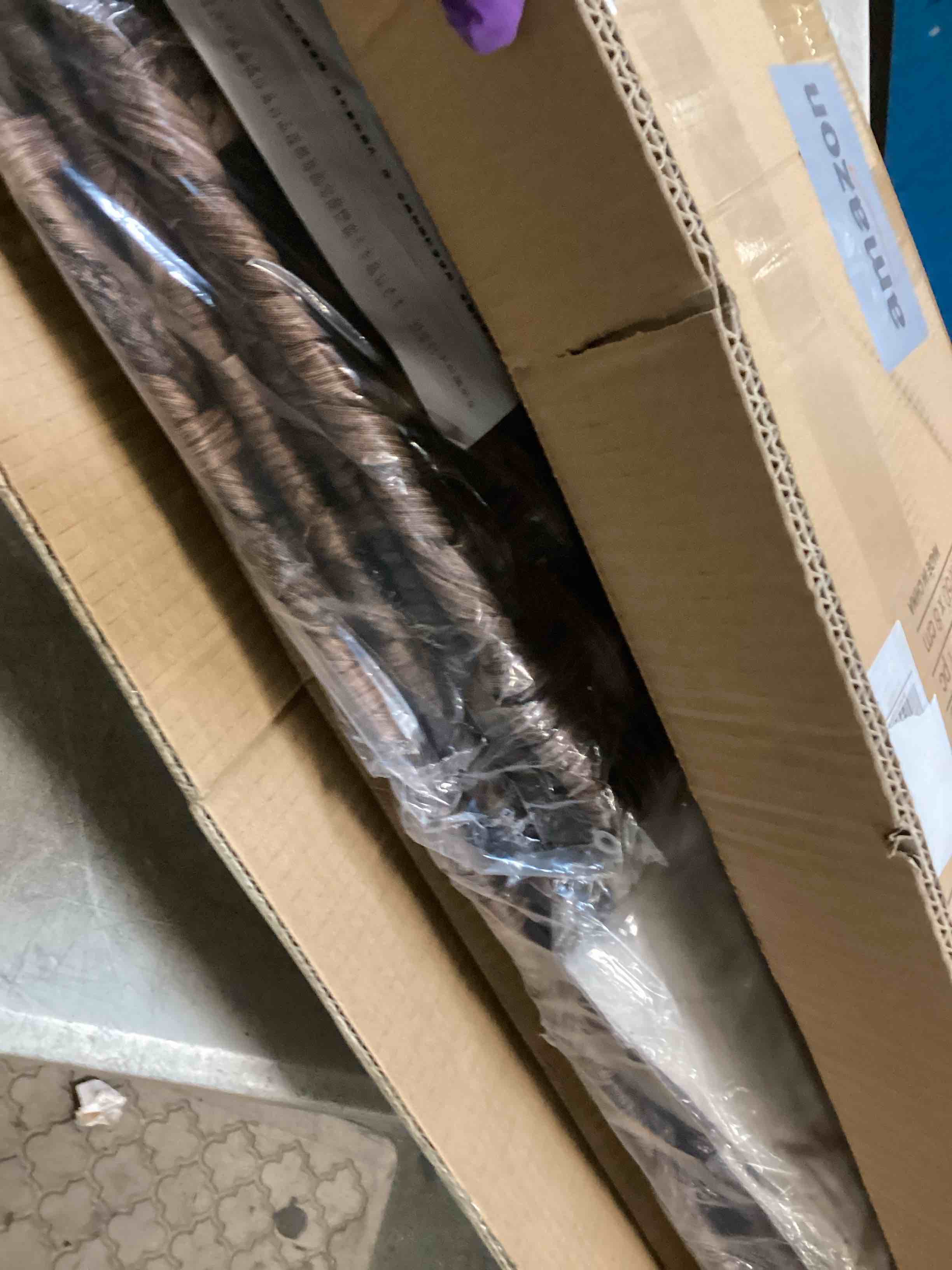 https://s3.amazonaws.com/lotting-images-prod/bidfta/PPE1937428_1744377622125.jpeg