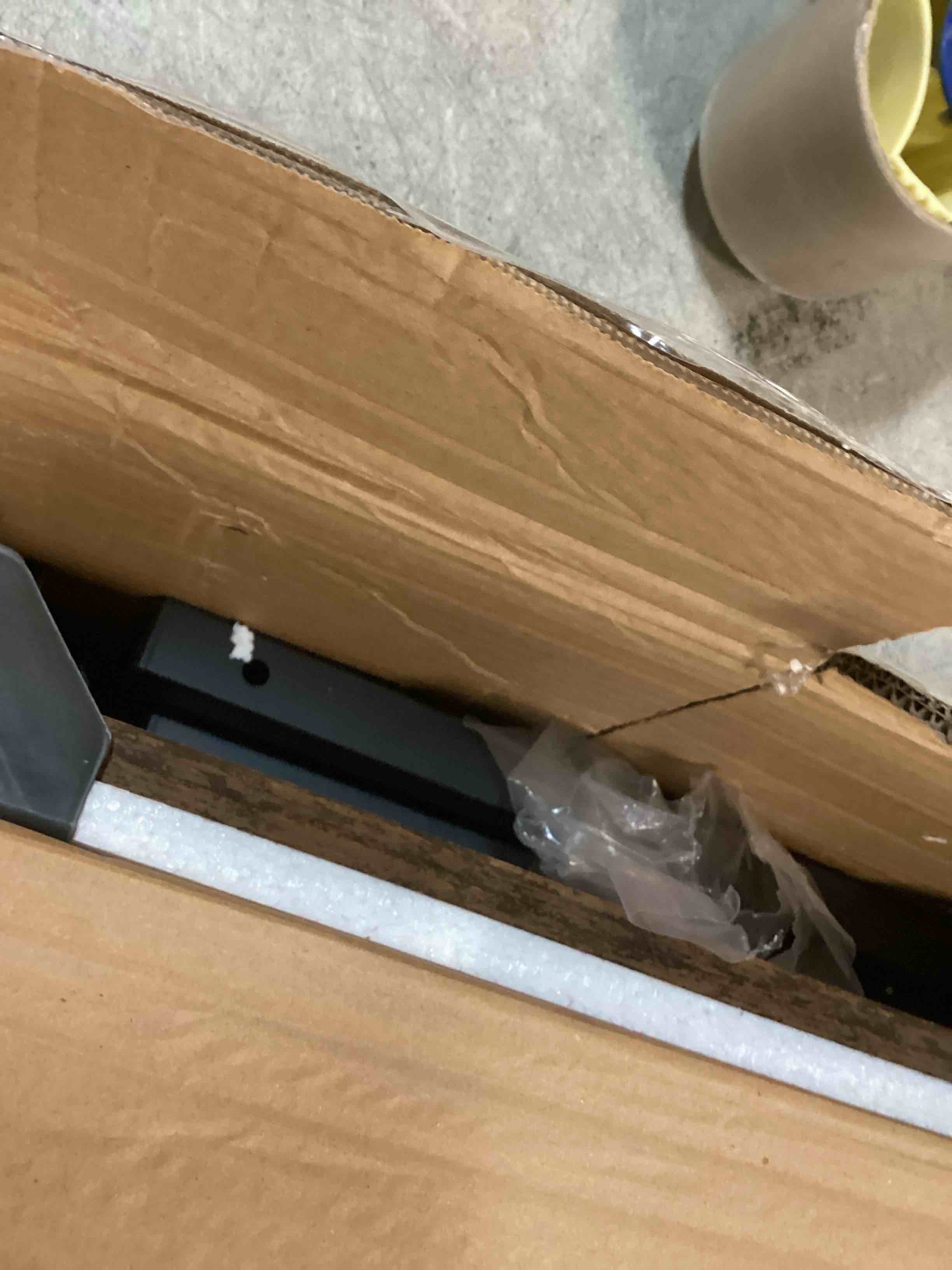 https://s3.amazonaws.com/lotting-images-prod/bidfta/PPE1937576_1744634706183.jpeg
