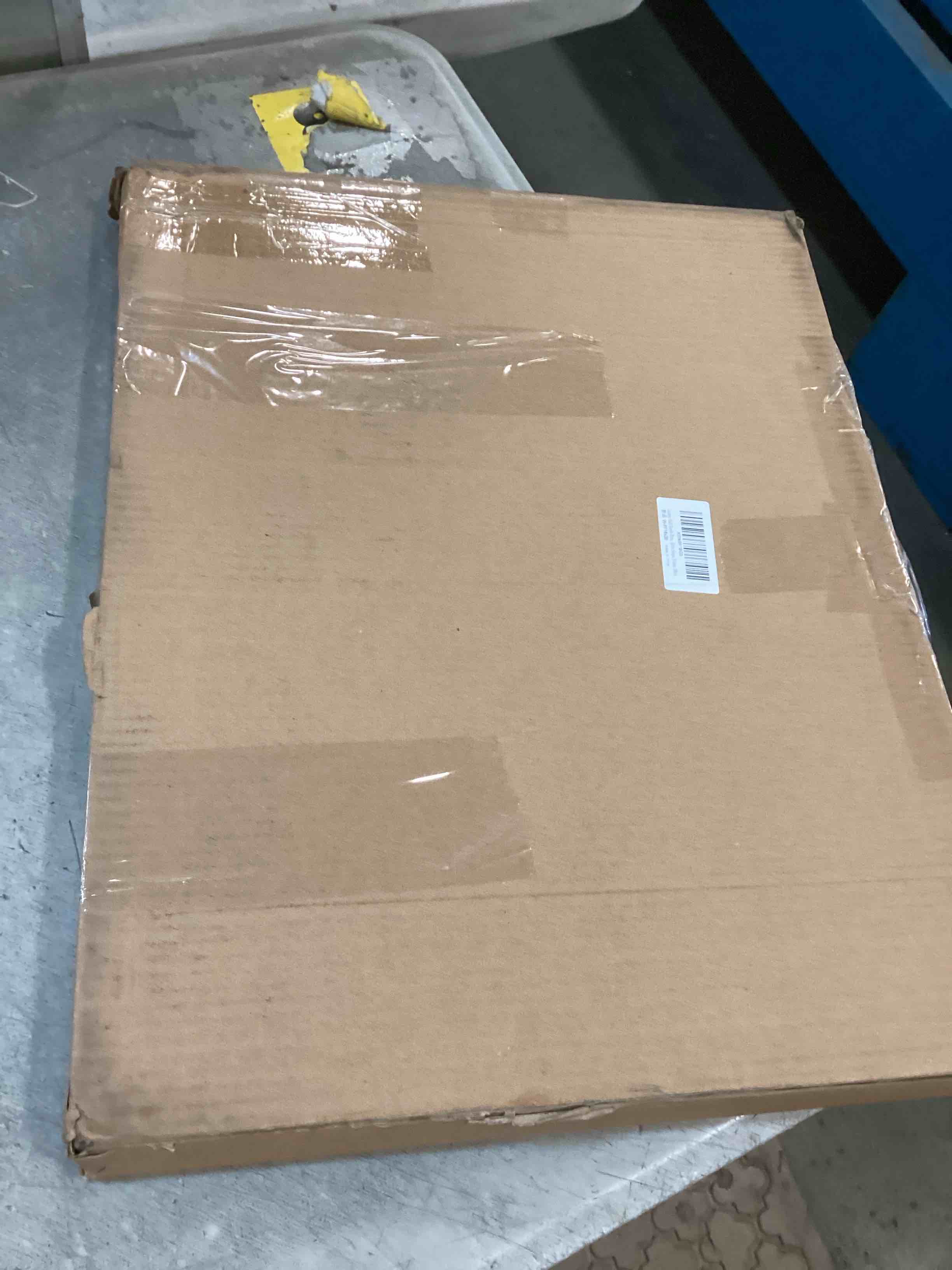 https://s3.amazonaws.com/lotting-images-prod/bidfta/PPE1937609_1744720075353.jpeg