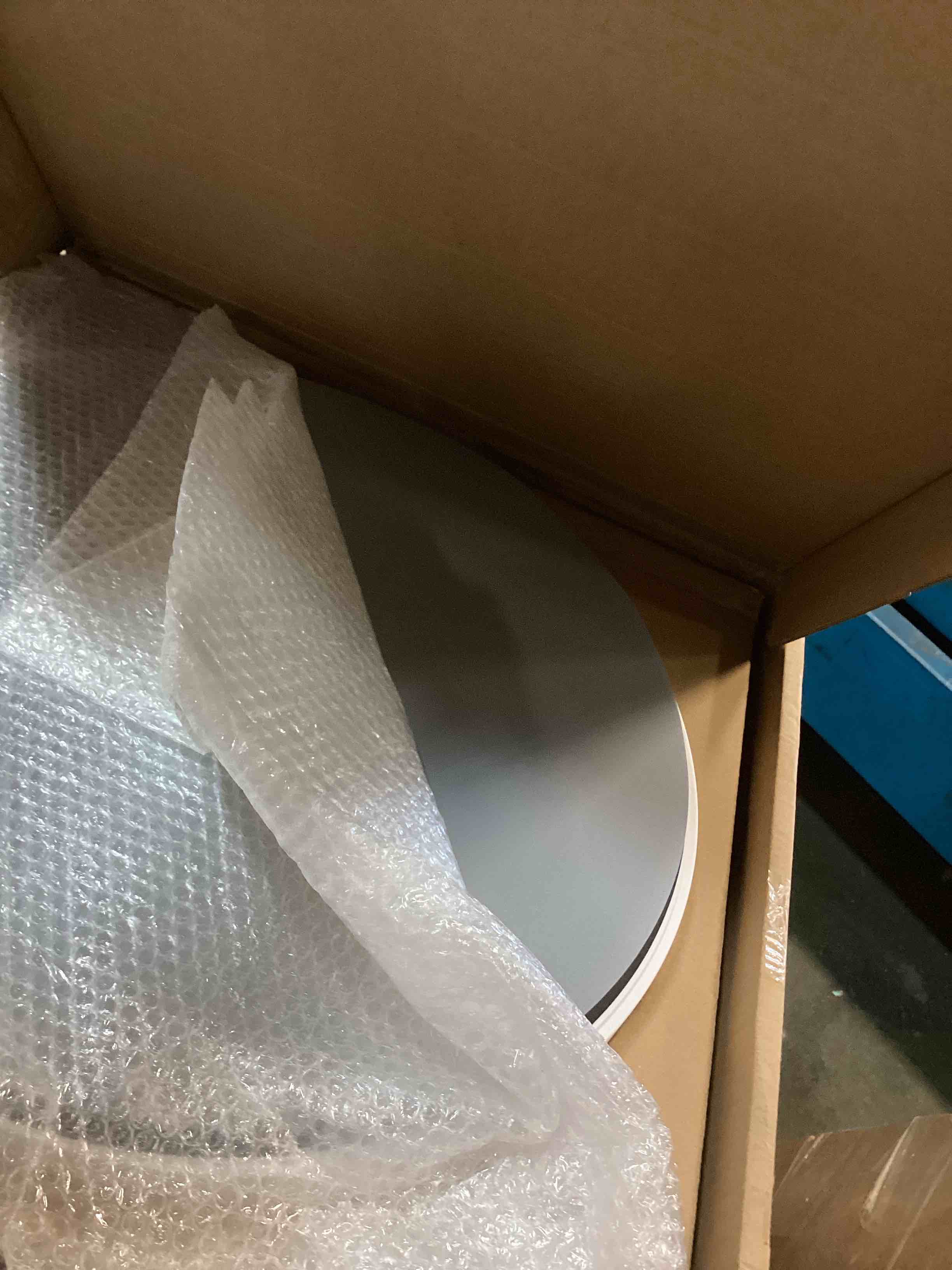 https://s3.amazonaws.com/lotting-images-prod/bidfta/PPE1937963_1744809384272.jpeg