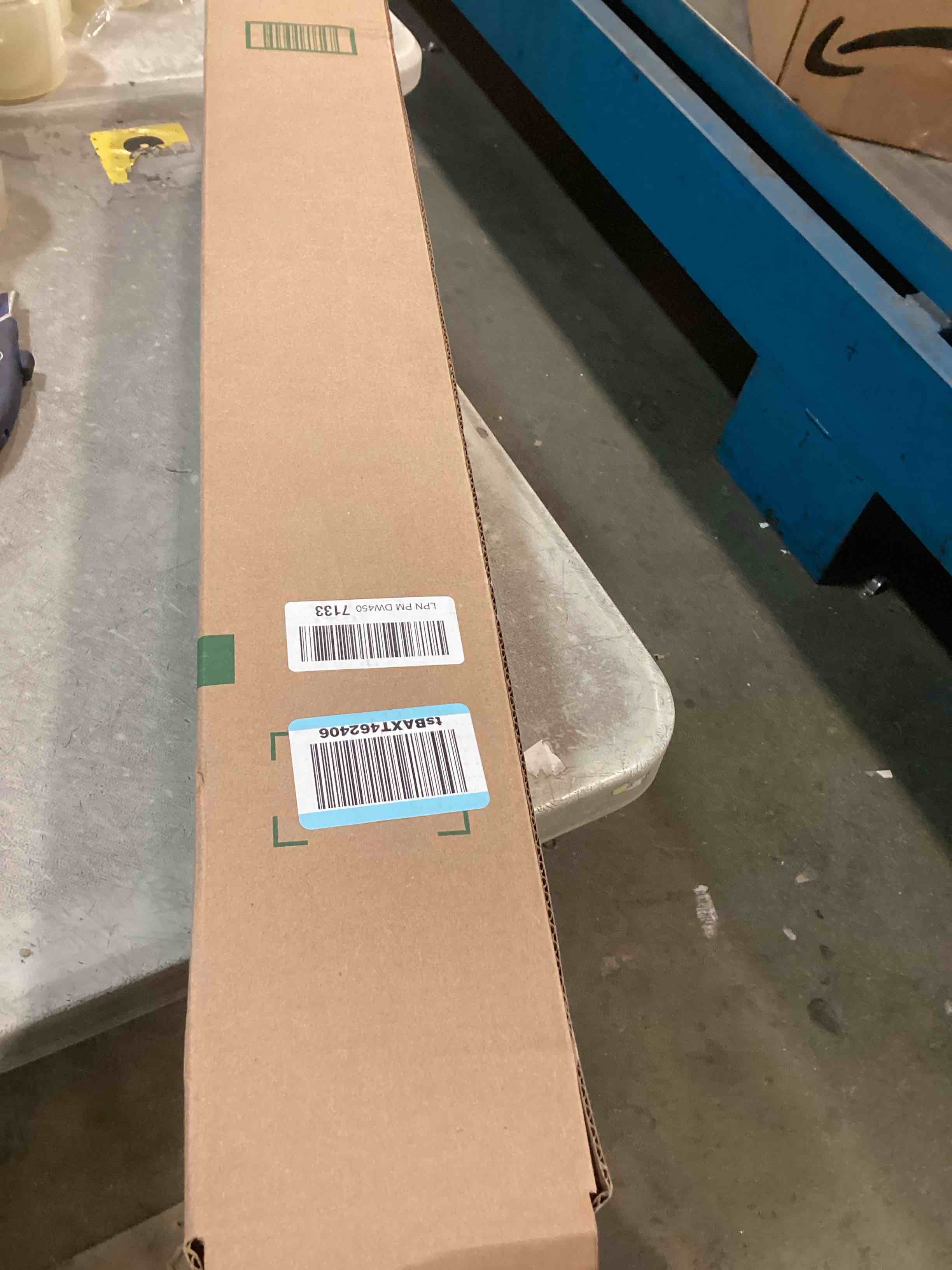 https://s3.amazonaws.com/lotting-images-prod/bidfta/PPE1938001_1744806667332.jpeg