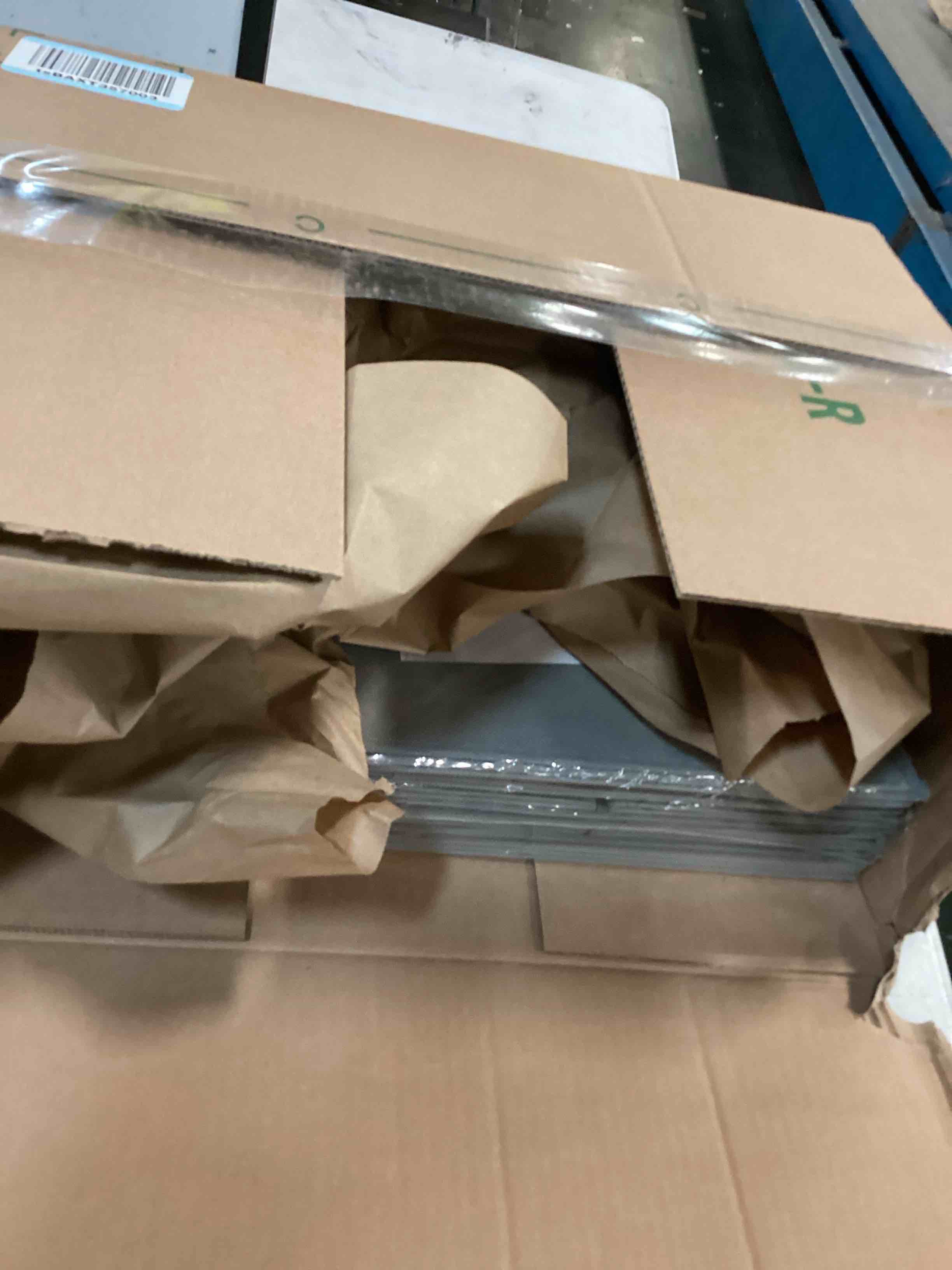 https://s3.amazonaws.com/lotting-images-prod/bidfta/PPE1938144_1744896150859.jpeg