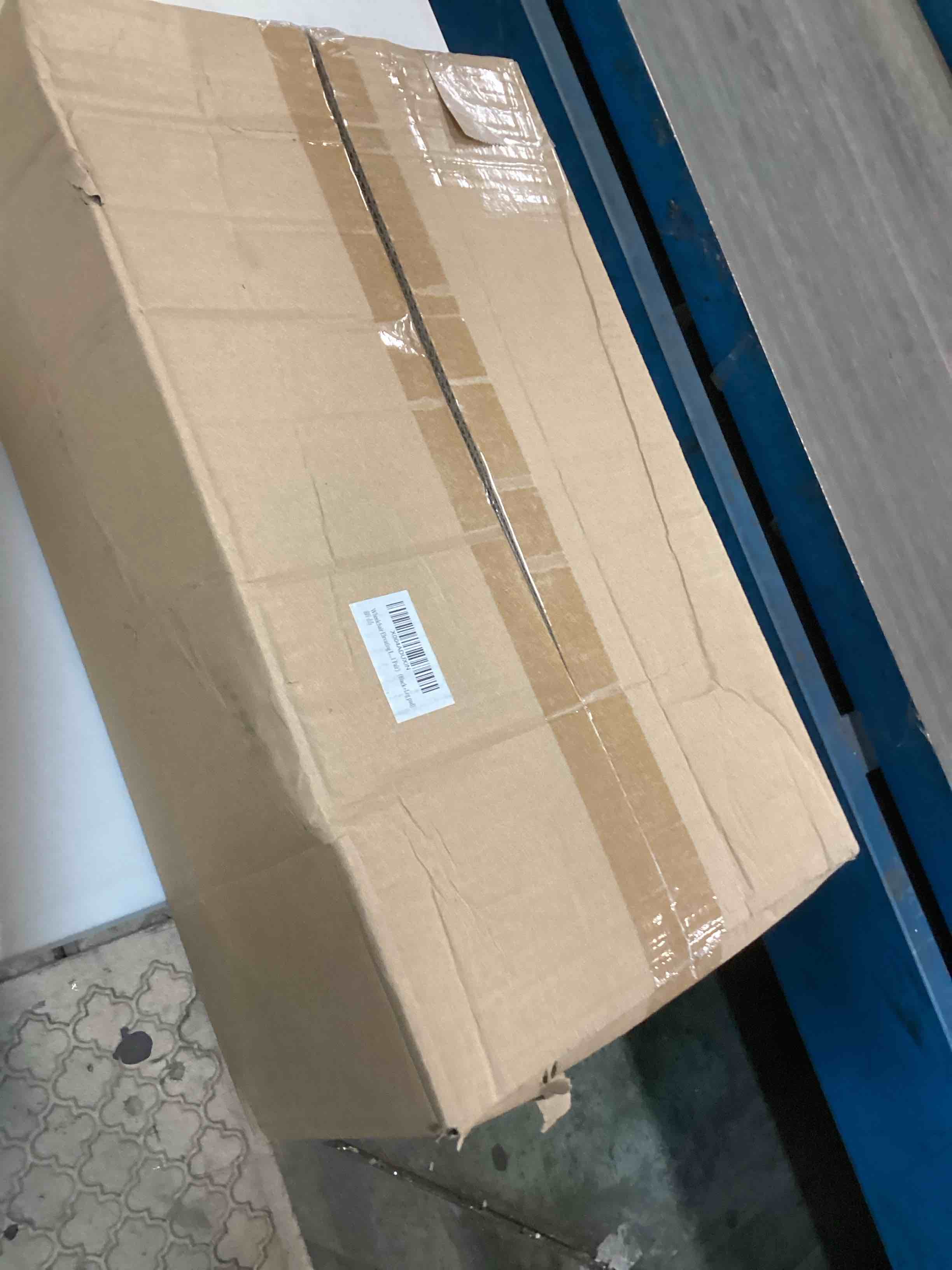 https://s3.amazonaws.com/lotting-images-prod/bidfta/PPE1938378_1745323492195.jpeg