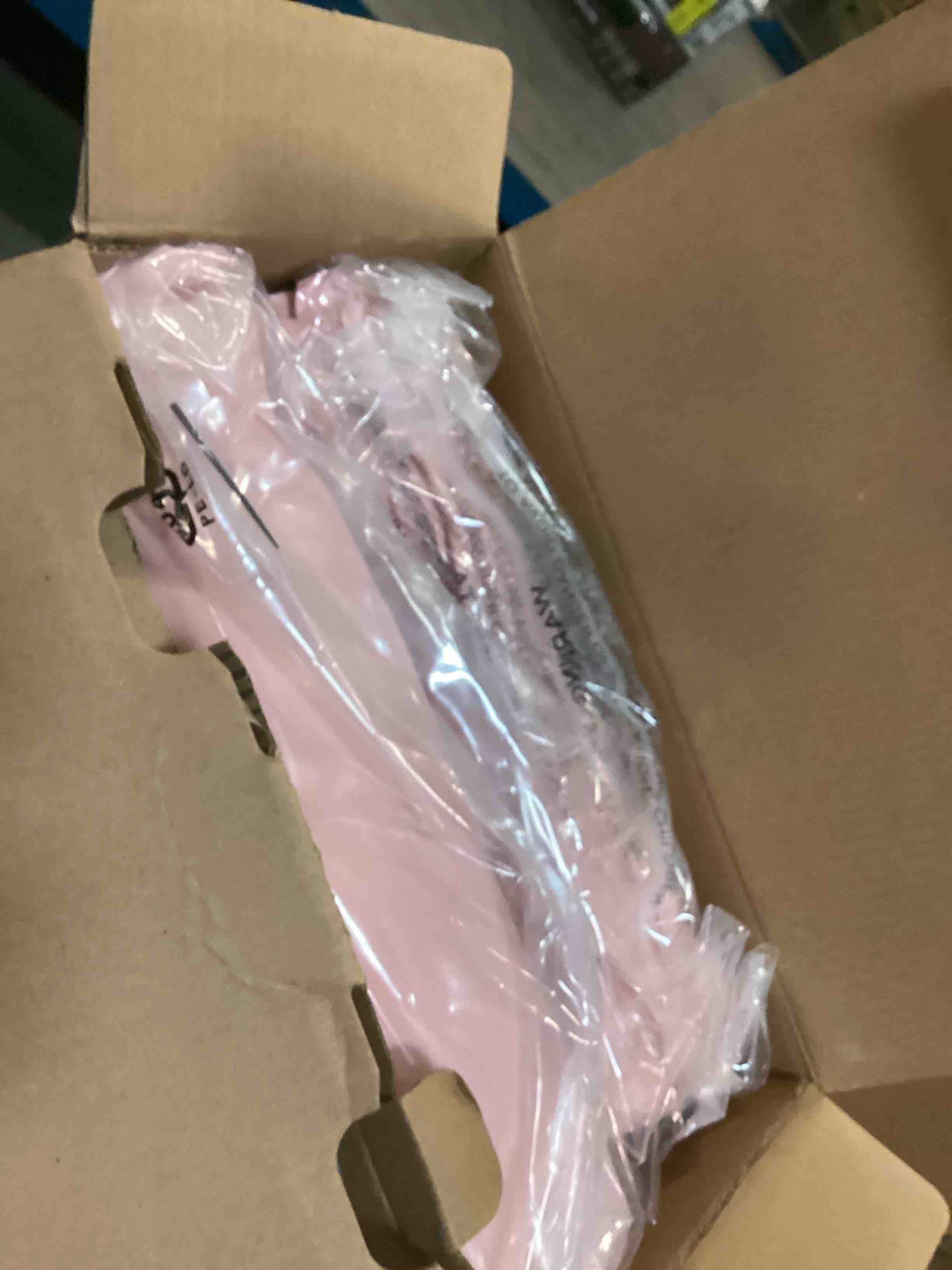 https://s3.amazonaws.com/lotting-images-prod/bidfta/PPE1938431_1744980617315.jpeg