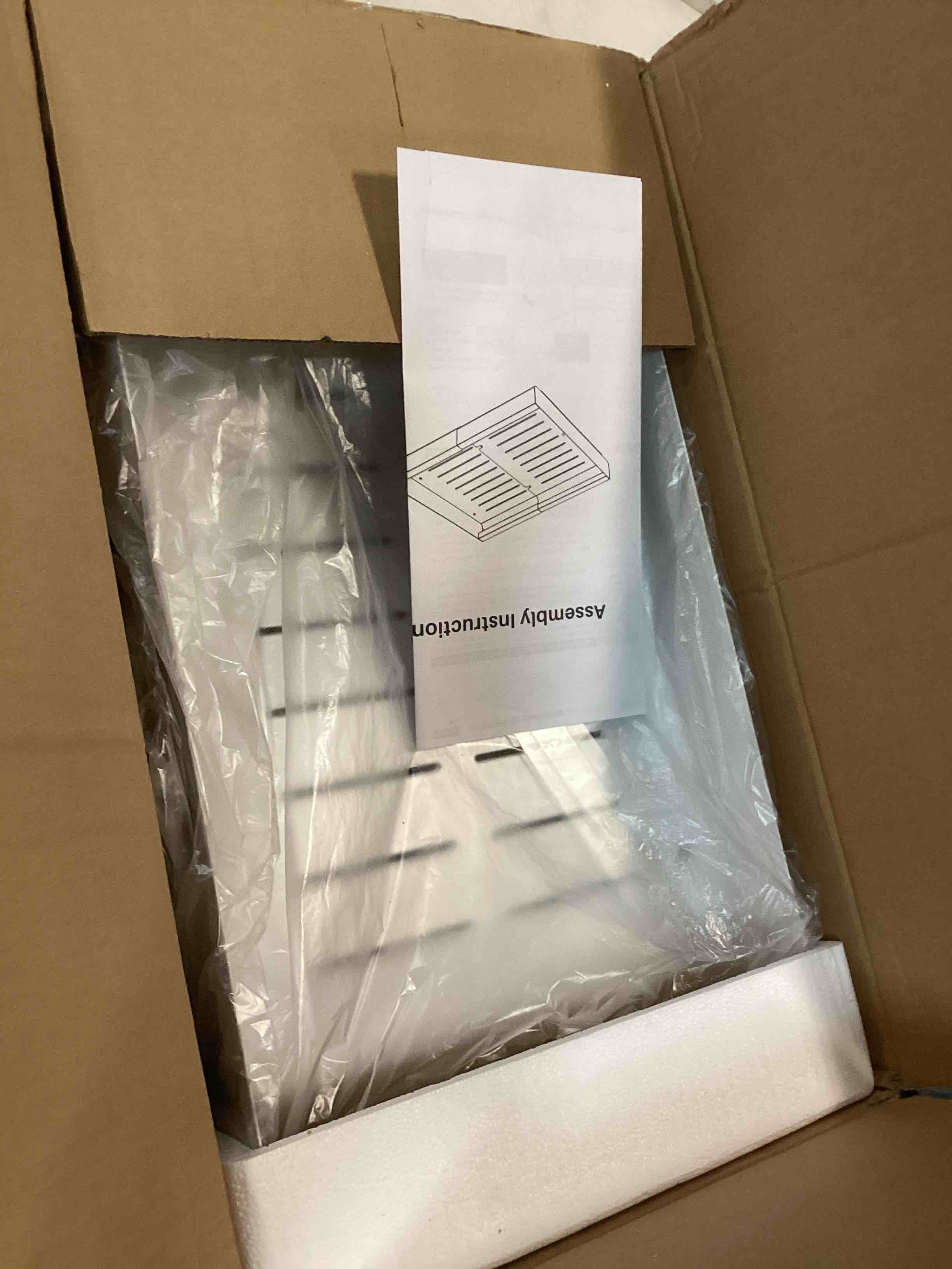 https://s3.amazonaws.com/lotting-images-prod/bidfta/PPE1938480_1745332387901.jpeg