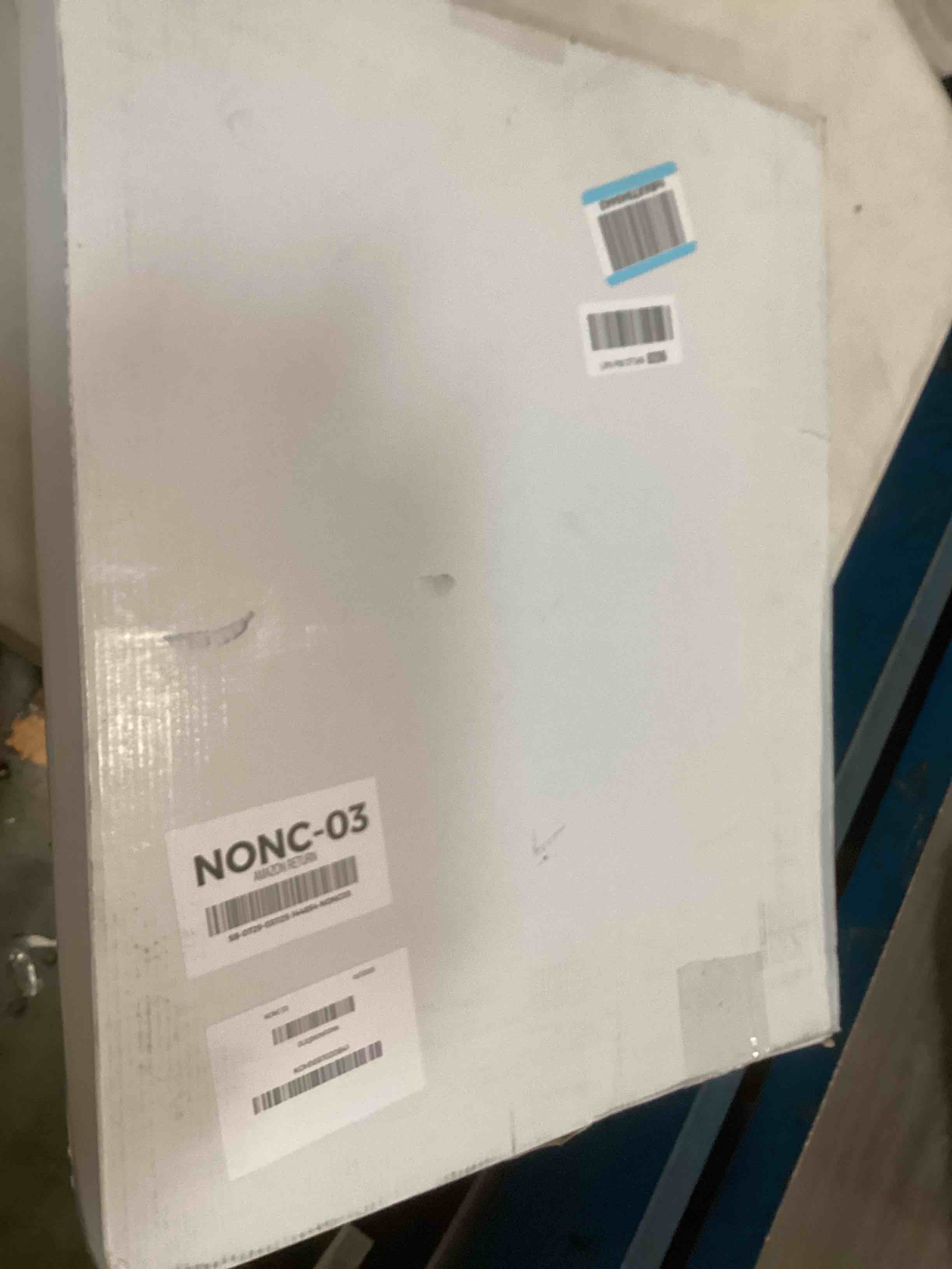 https://s3.amazonaws.com/lotting-images-prod/bidfta/PPE1938562_1745332493137.jpeg