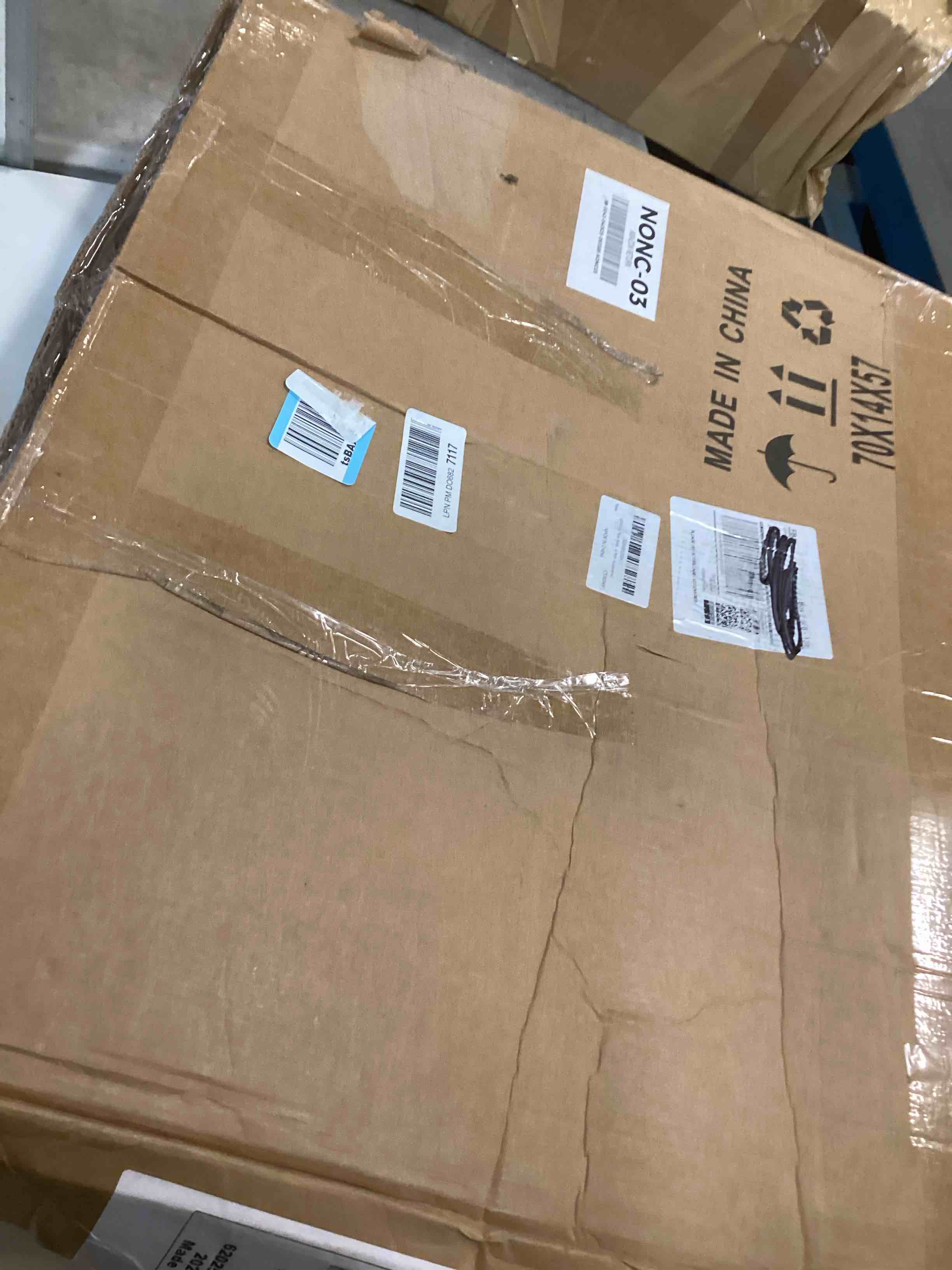 https://s3.amazonaws.com/lotting-images-prod/bidfta/PPE1938750_1745415251914.jpeg