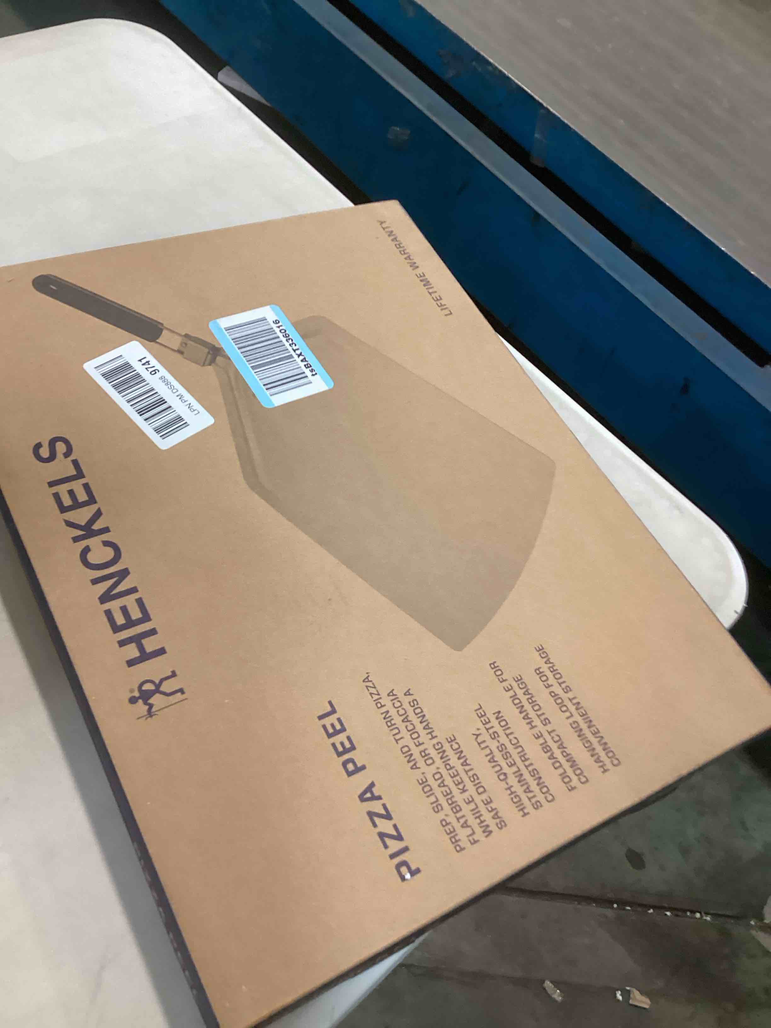 https://s3.amazonaws.com/lotting-images-prod/bidfta/PPE1938804_1745423351335.jpeg
