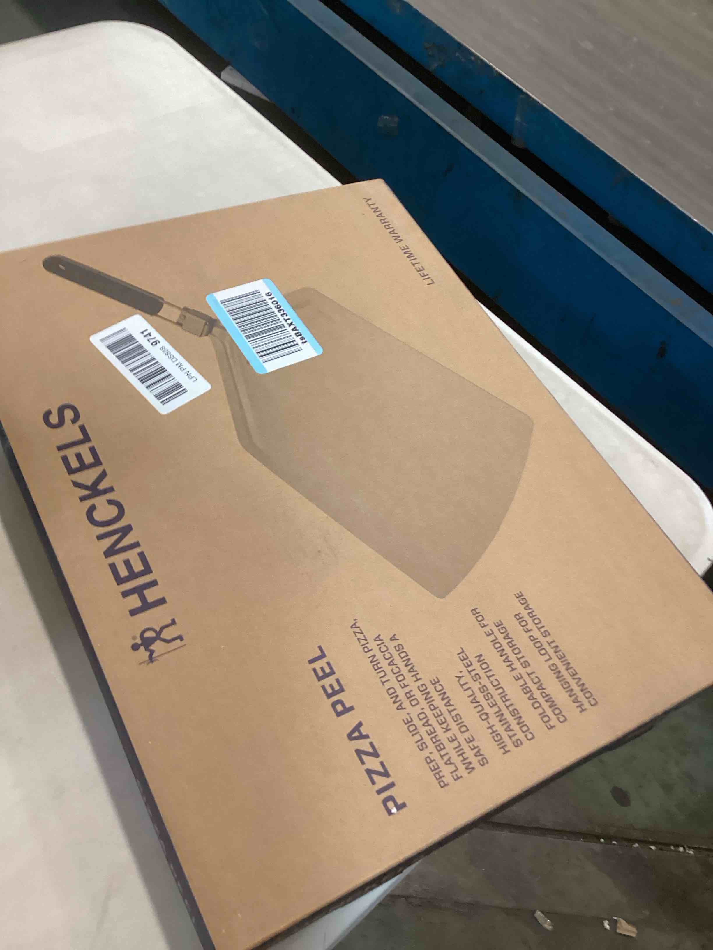 https://s3.amazonaws.com/lotting-images-prod/bidfta/PPE1938804_1745423352000.jpeg