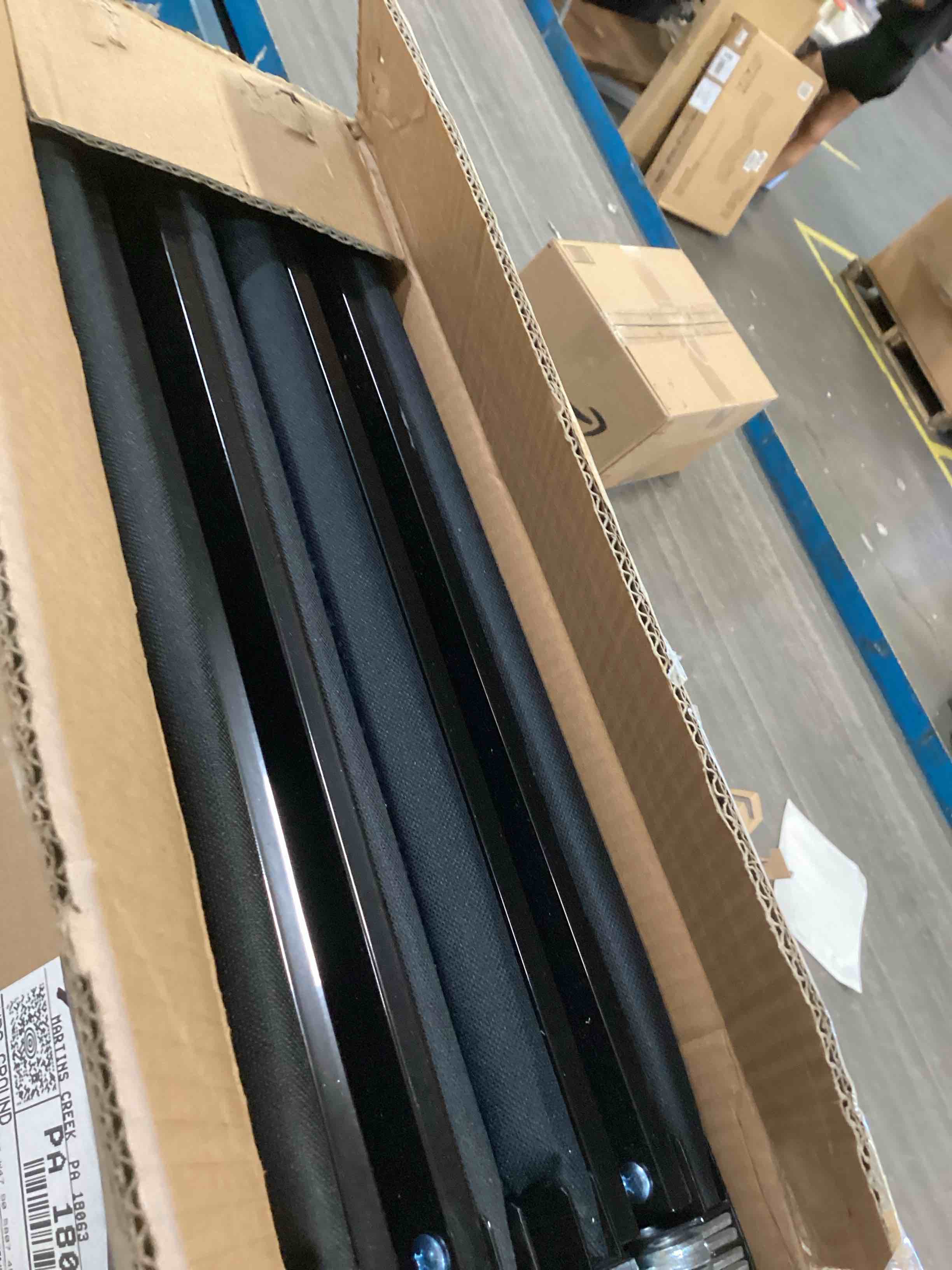 https://s3.amazonaws.com/lotting-images-prod/bidfta/PPE1938850_1745430567090.jpeg