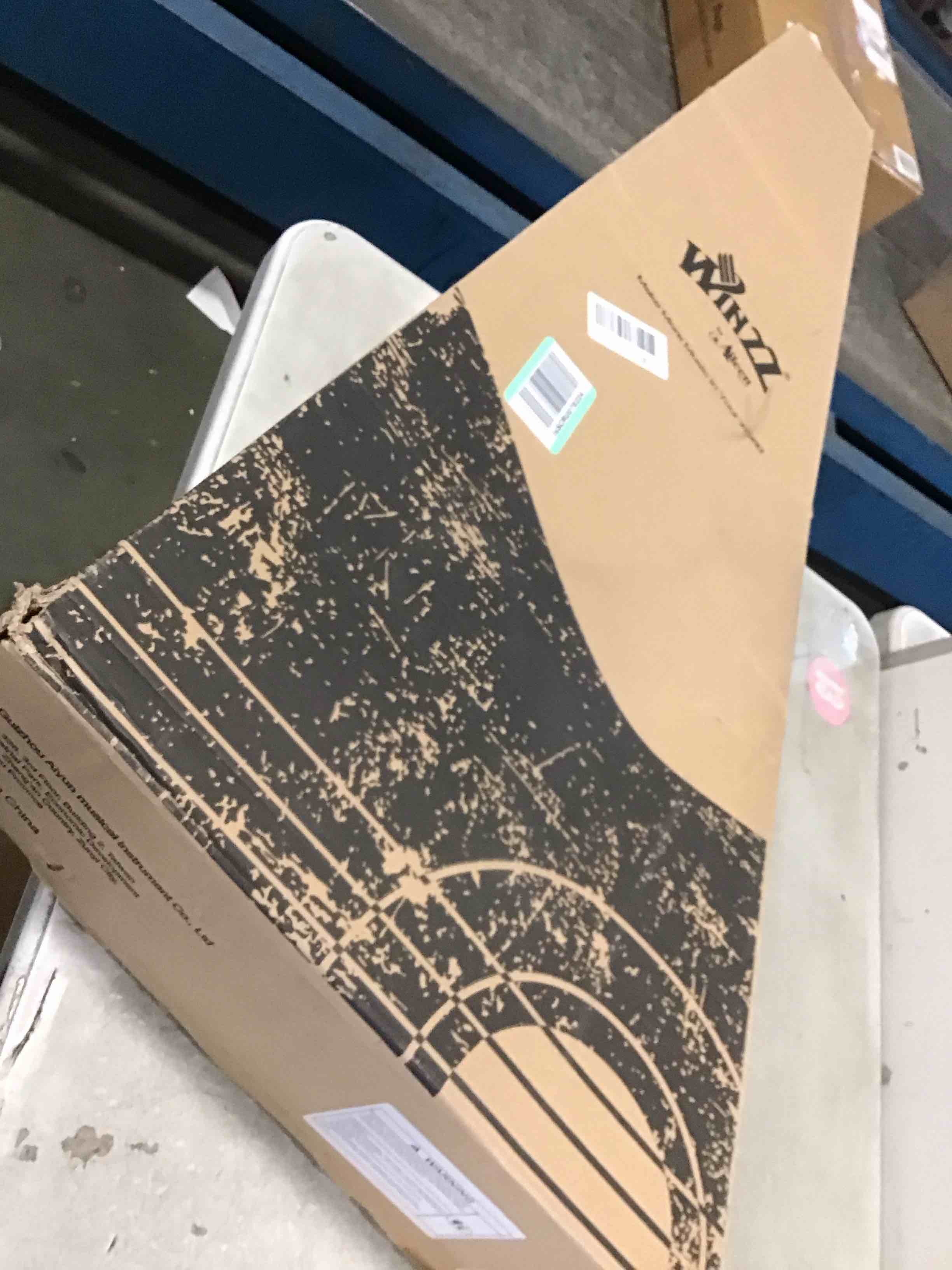 https://s3.amazonaws.com/lotting-images-prod/bidfta/PPE1940422_1744038579384.jpeg