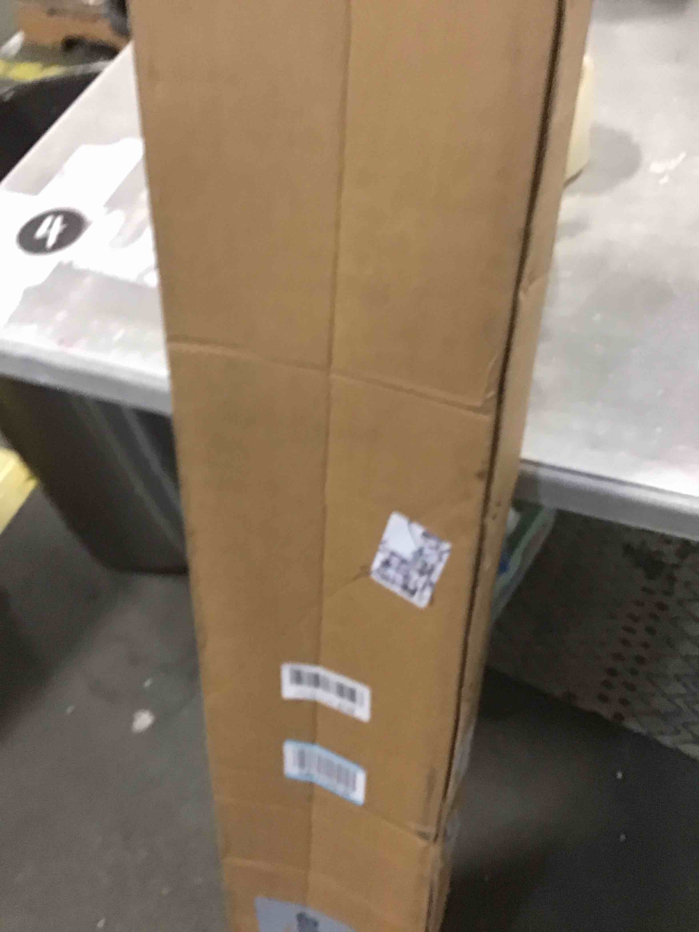 https://s3.amazonaws.com/lotting-images-prod/bidfta/PPE1940698_1744113356122.jpeg