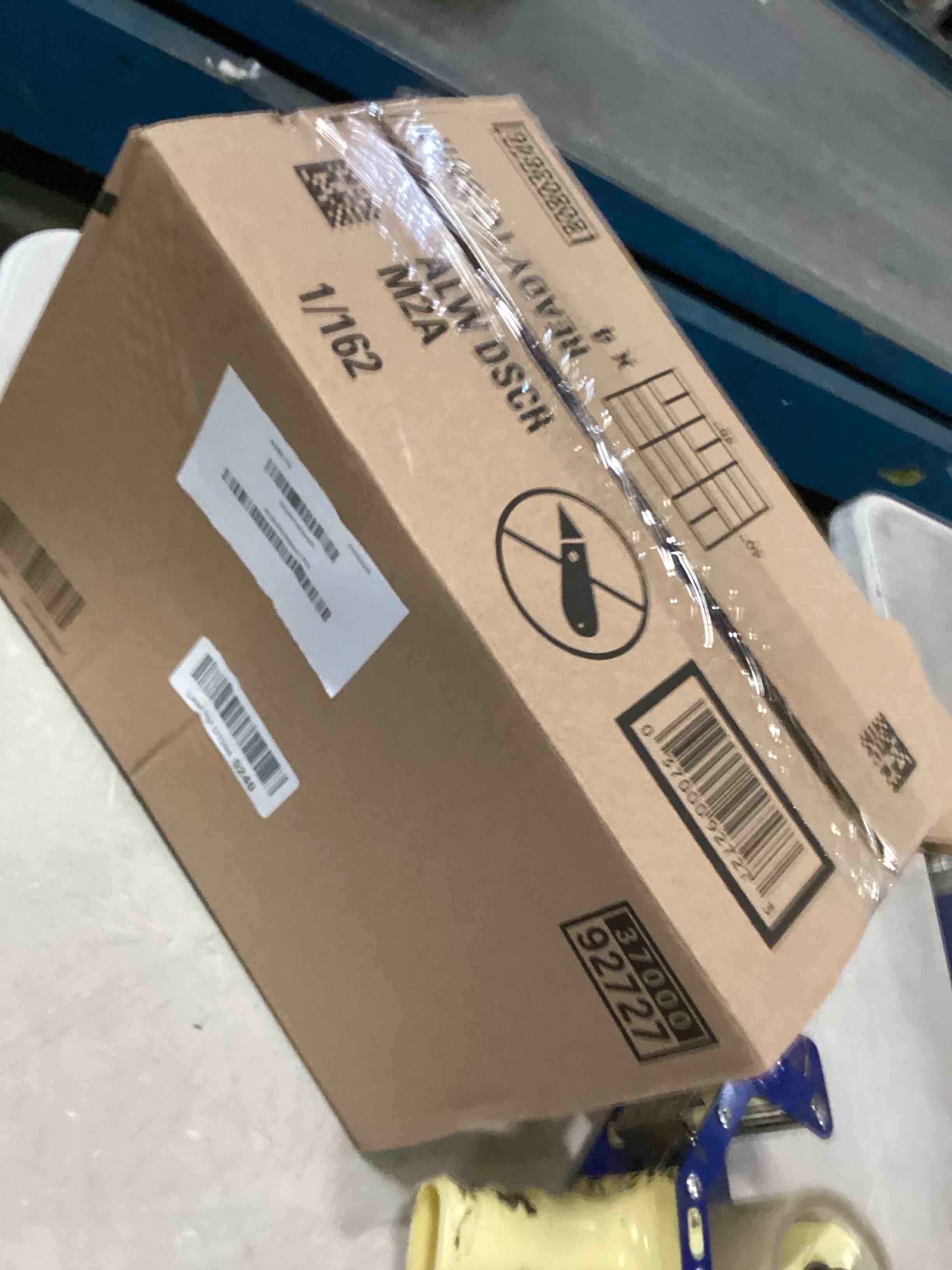 https://s3.amazonaws.com/lotting-images-prod/bidfta/PPE1941107_1744204469767.jpeg