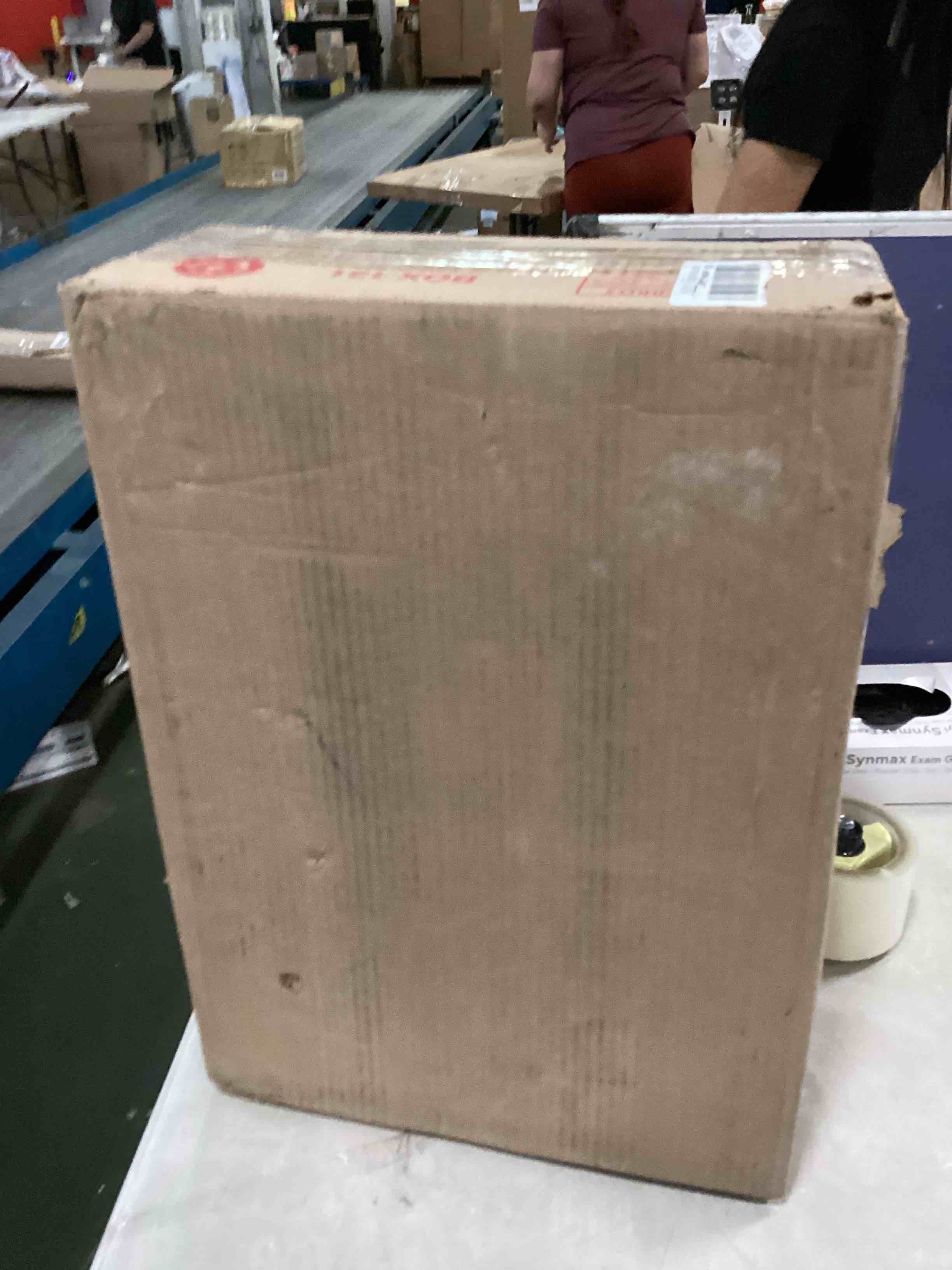 https://s3.amazonaws.com/lotting-images-prod/bidfta/PPE1941172_1744210092168.jpeg