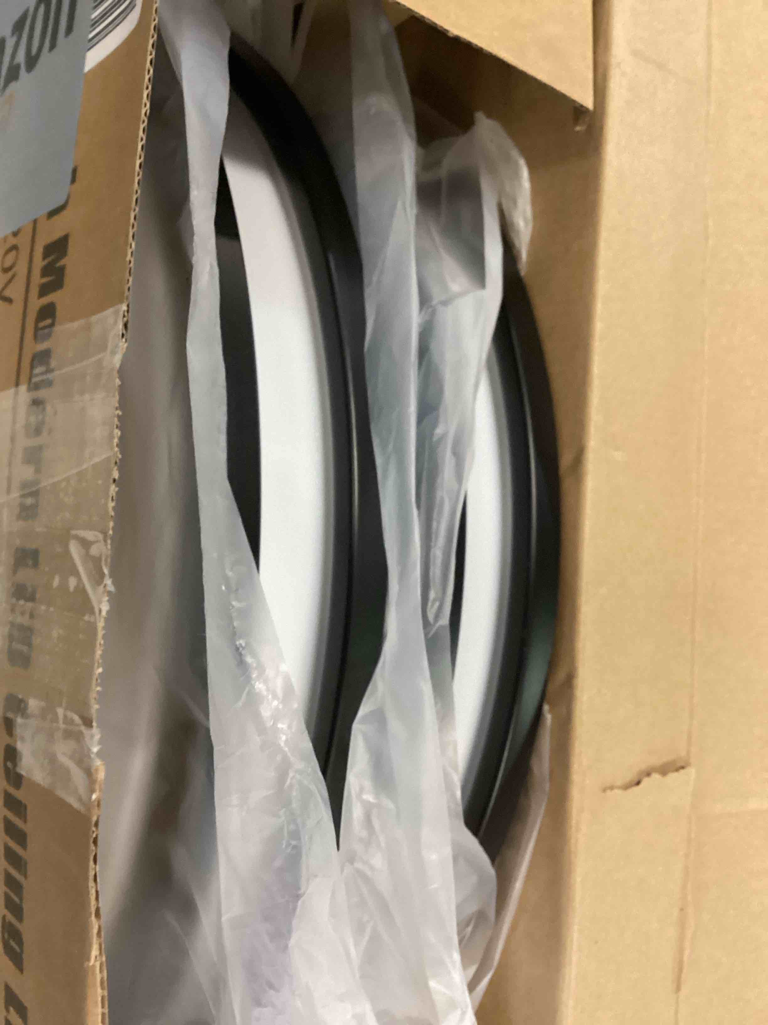 https://s3.amazonaws.com/lotting-images-prod/bidfta/PPE1941212_1744212421308.jpeg