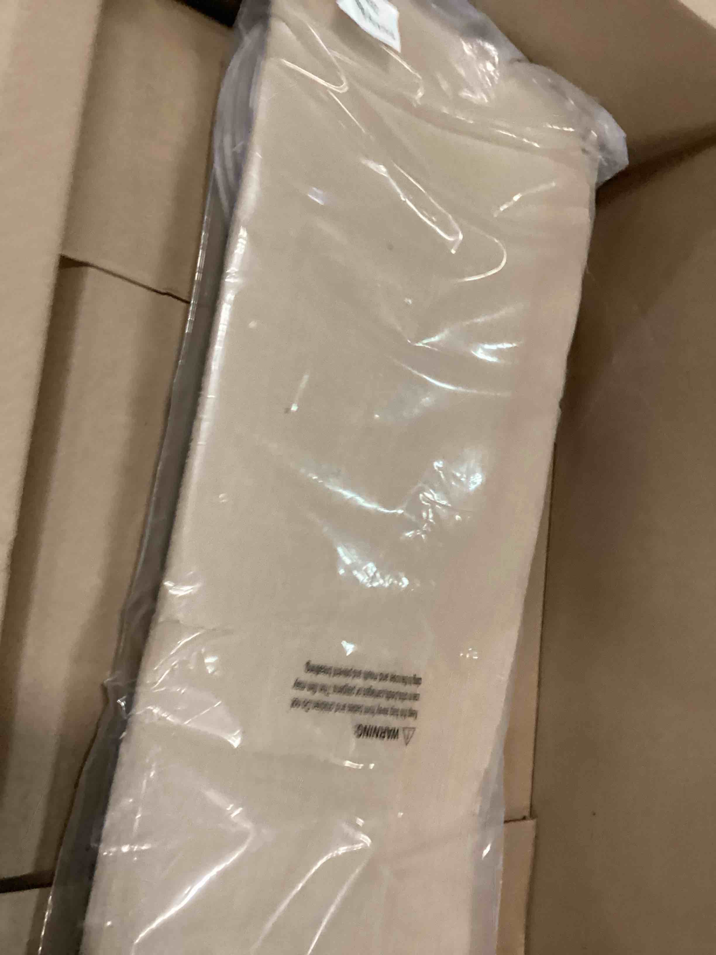 https://s3.amazonaws.com/lotting-images-prod/bidfta/PPE1941470_1744289004532.jpeg