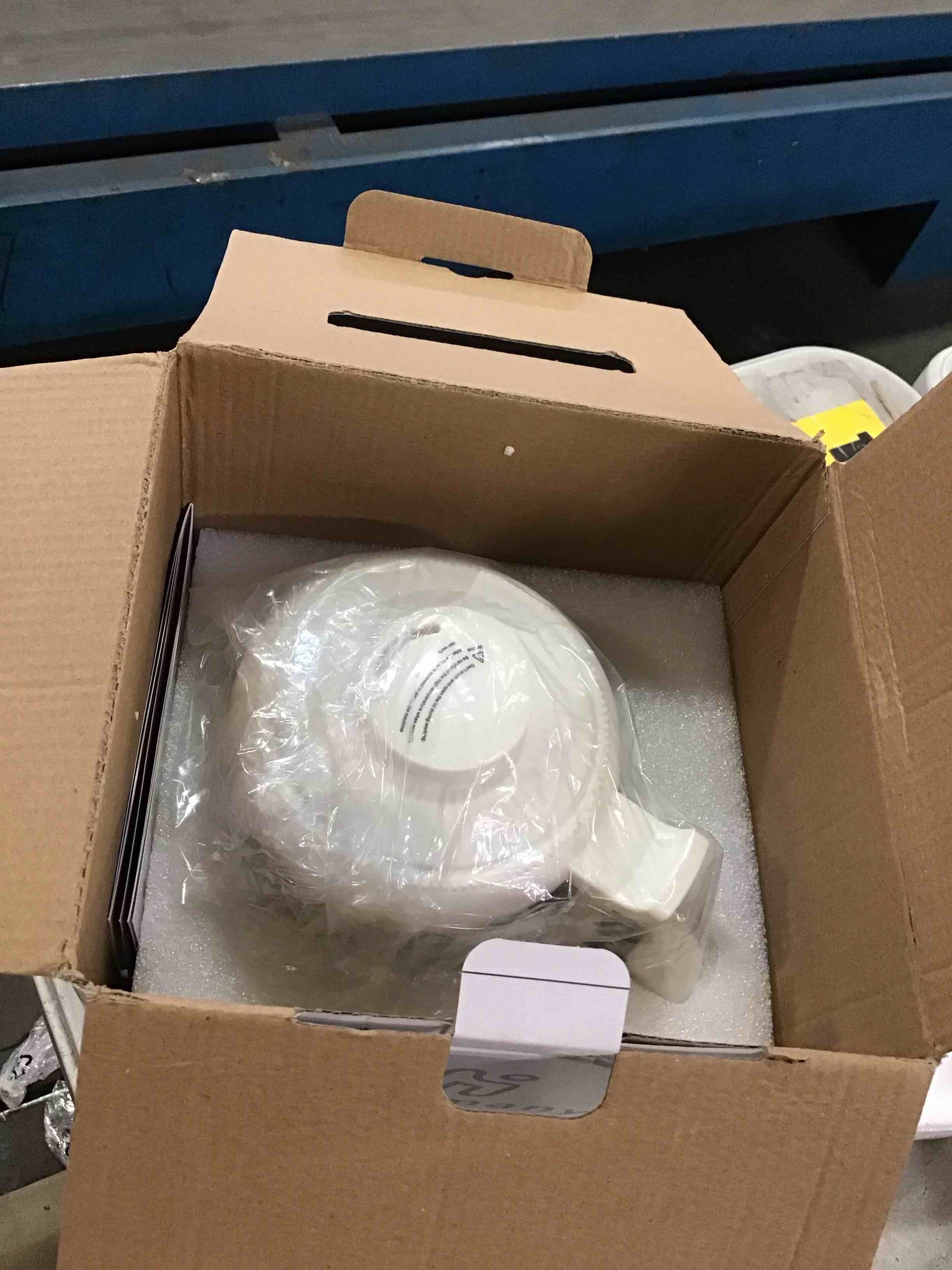 https://s3.amazonaws.com/lotting-images-prod/bidfta/PPE1942269_1743515079345.jpeg
