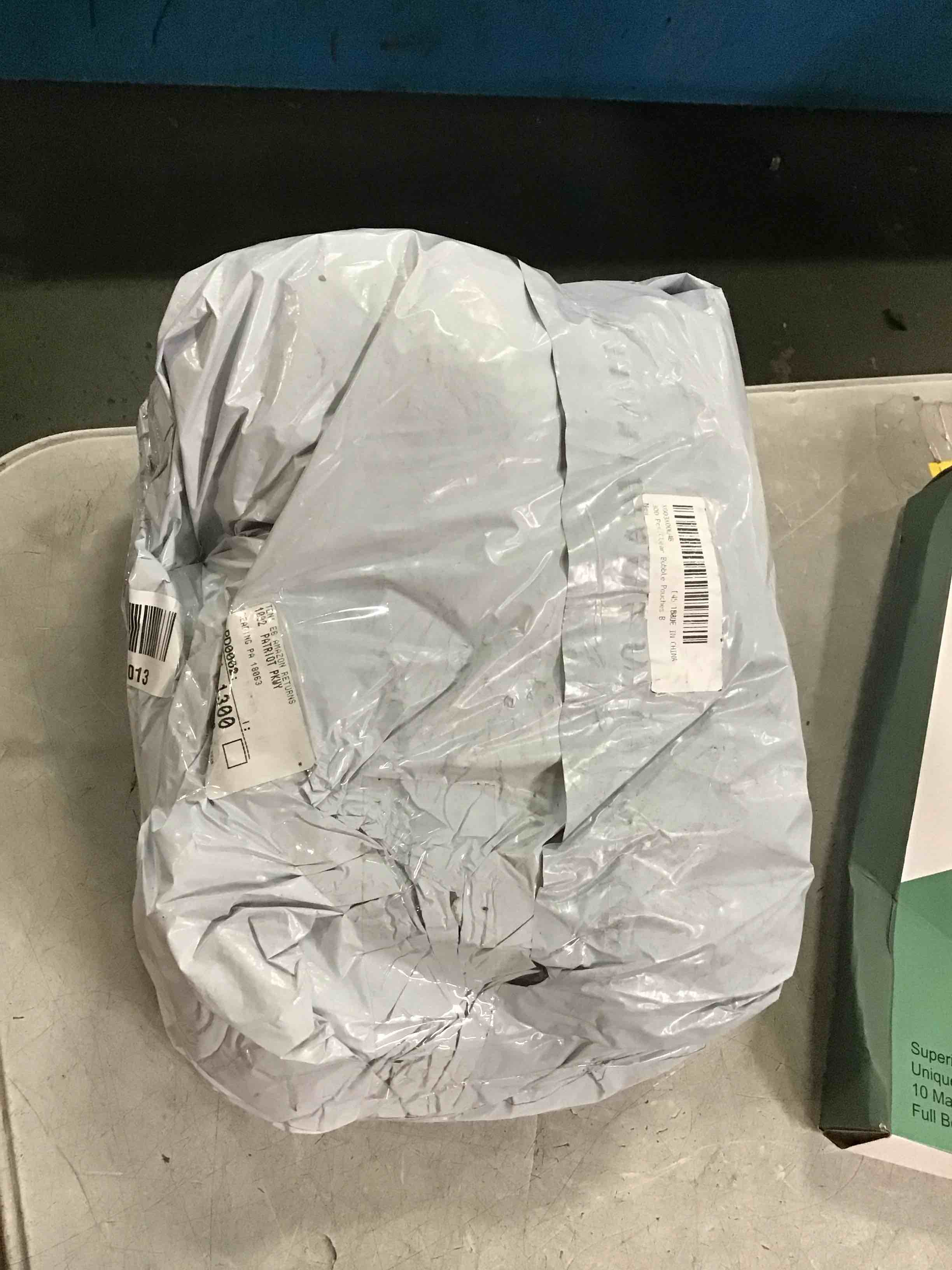 https://s3.amazonaws.com/lotting-images-prod/bidfta/PPE1943286_1744206156235.jpeg