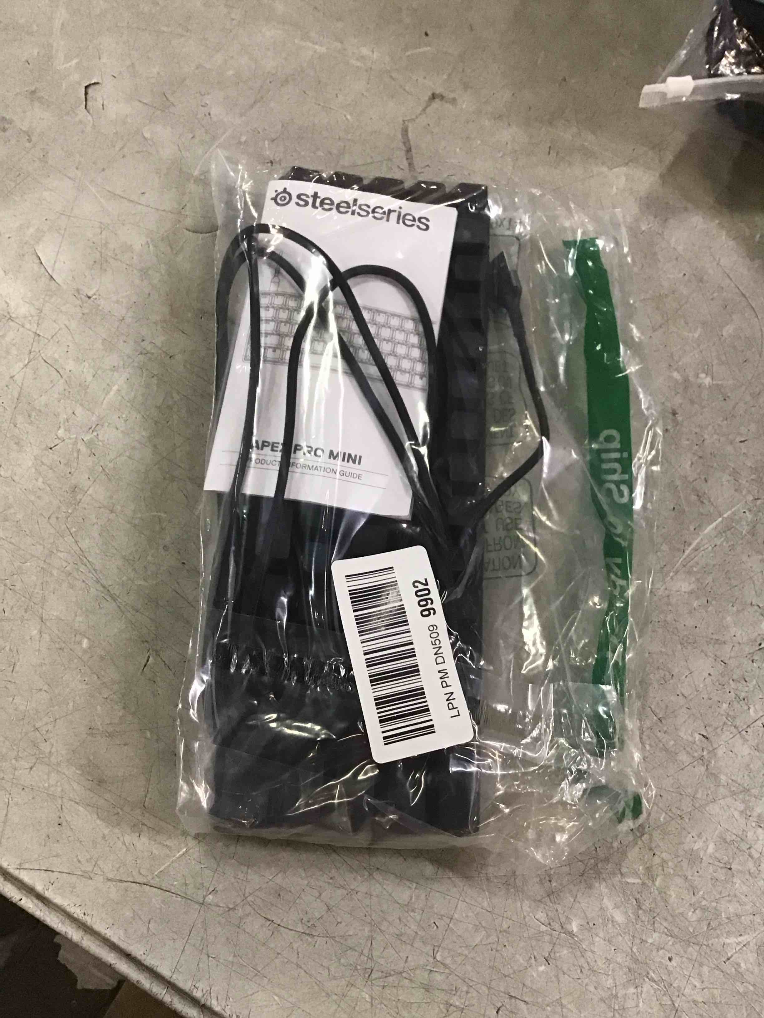 https://s3.amazonaws.com/lotting-images-prod/bidfta/PPE1943298_1744205565627.jpeg