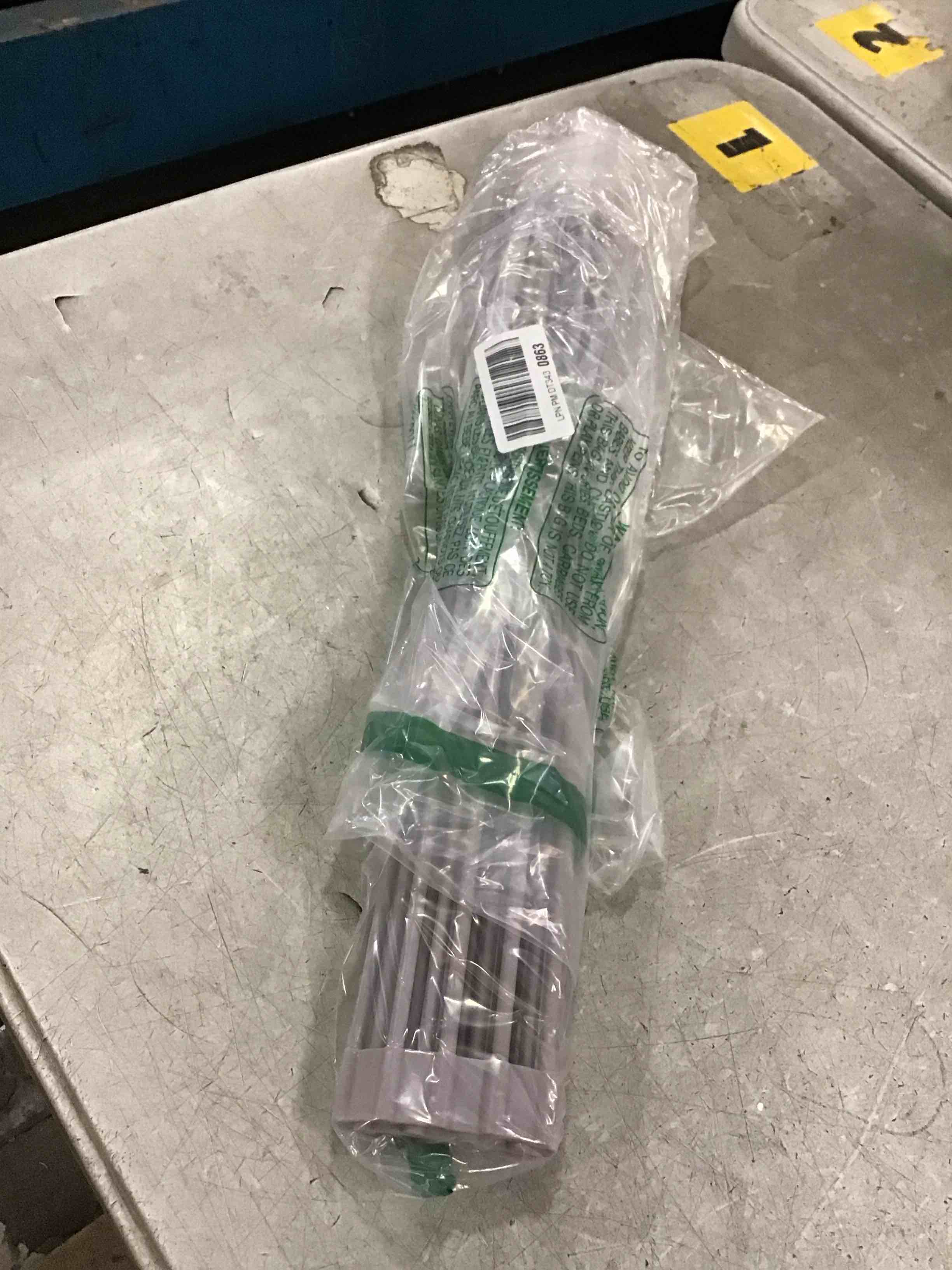 https://s3.amazonaws.com/lotting-images-prod/bidfta/PPE1943305_1744203850398.jpeg