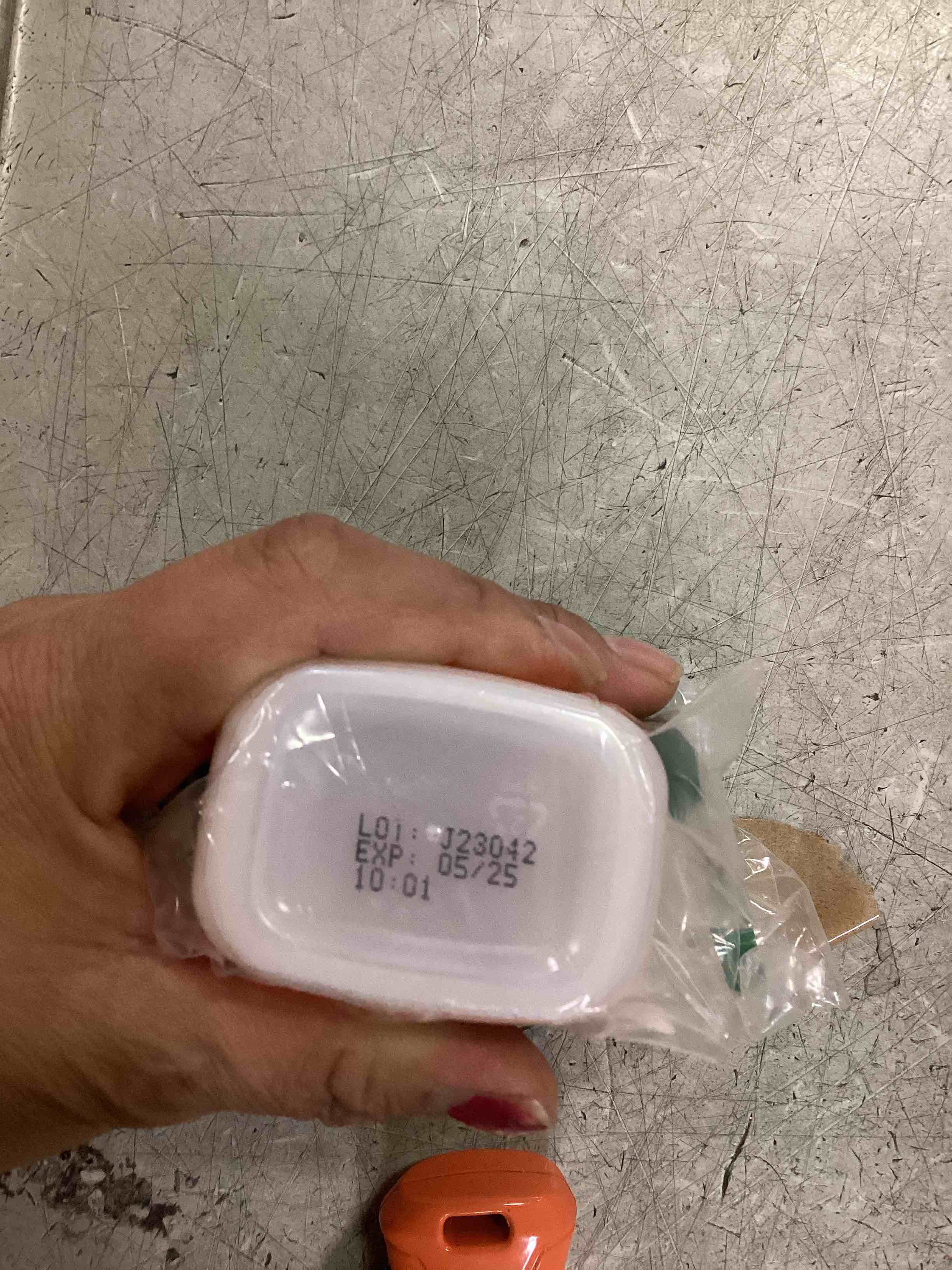 https://s3.amazonaws.com/lotting-images-prod/bidfta/PPE1943424_1744226772901.jpeg