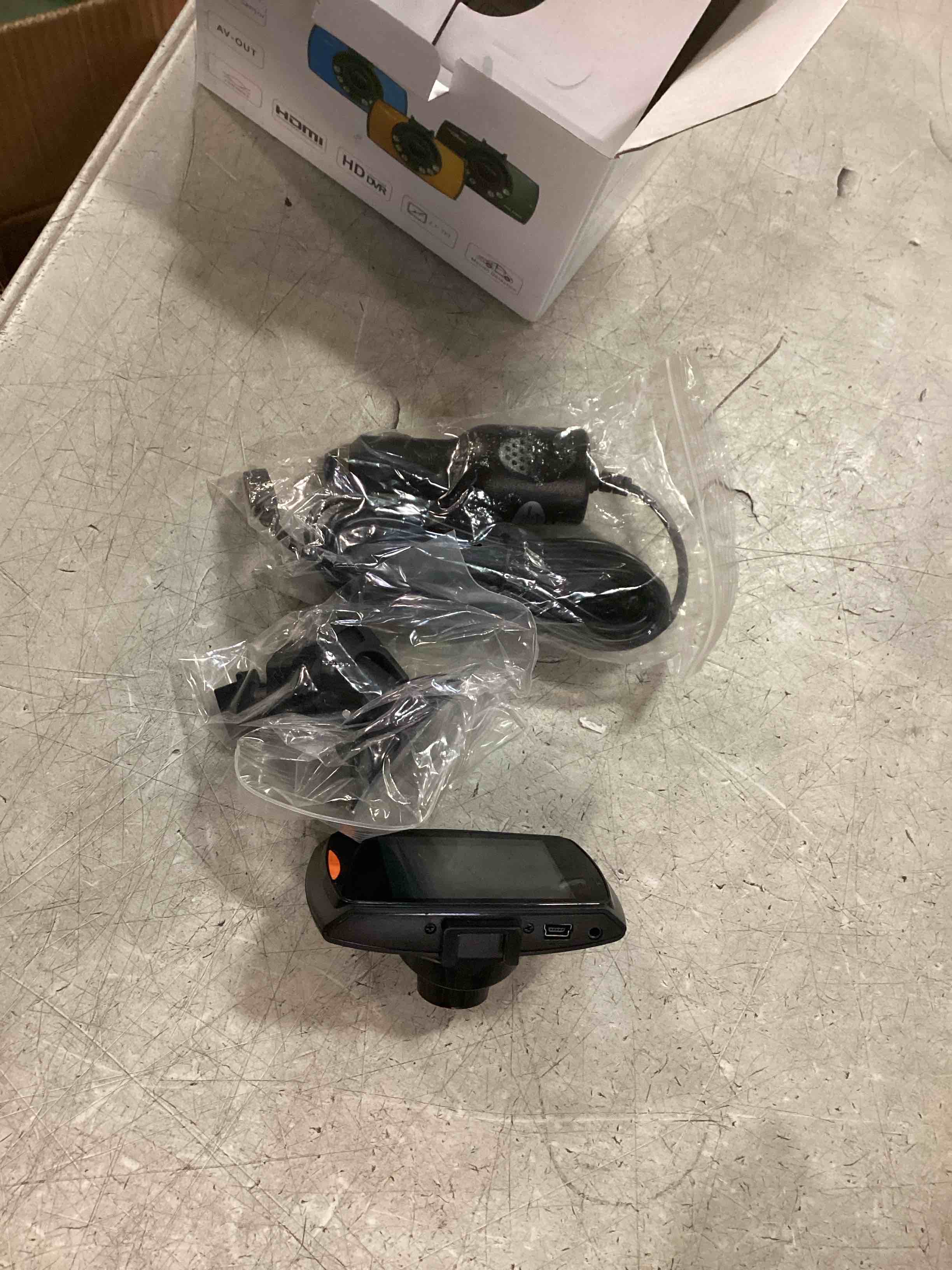 https://s3.amazonaws.com/lotting-images-prod/bidfta/PPE1943465_1744381309230.jpeg