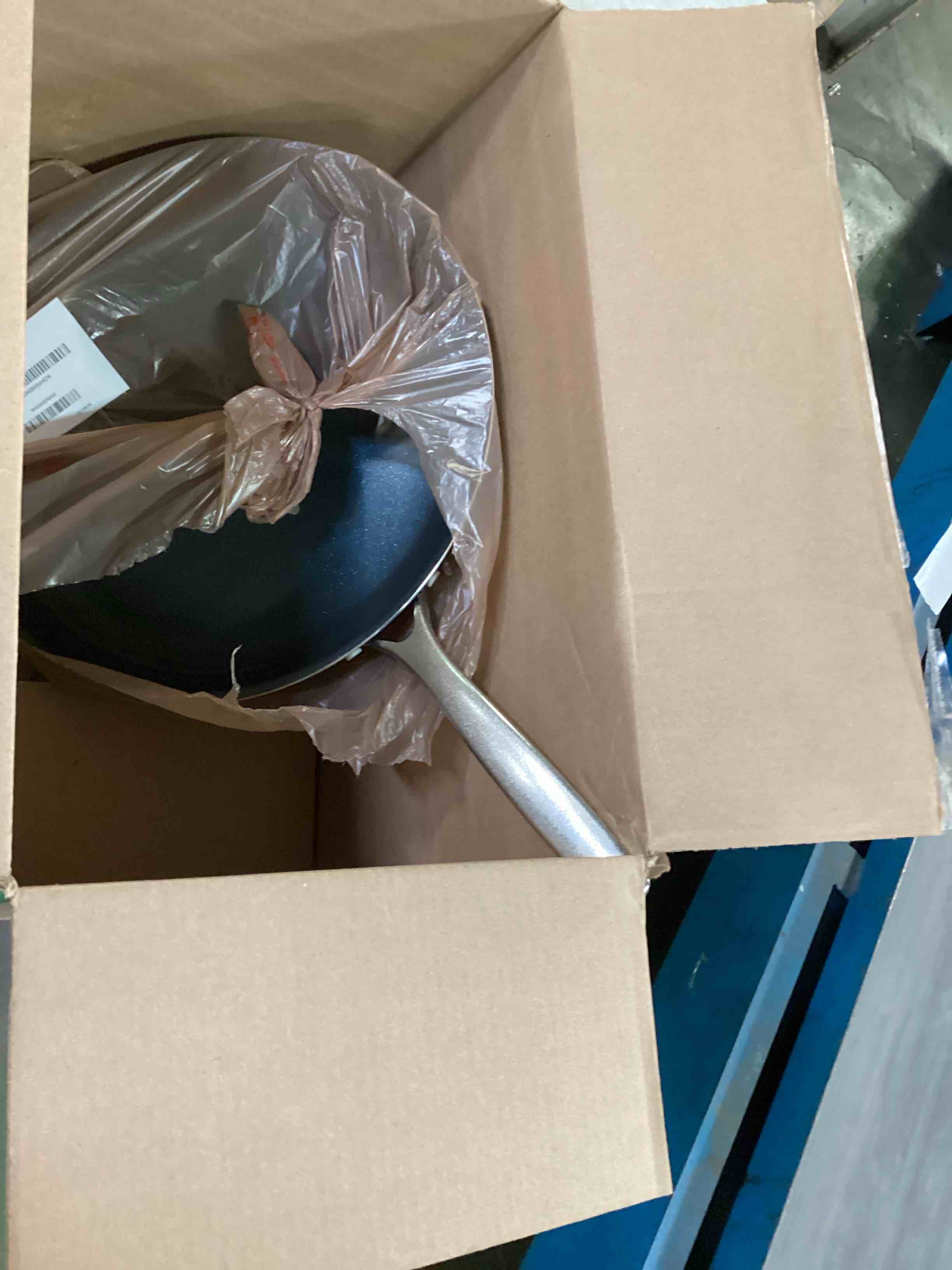 https://s3.amazonaws.com/lotting-images-prod/bidfta/PPE1943715_1746454924824.jpeg