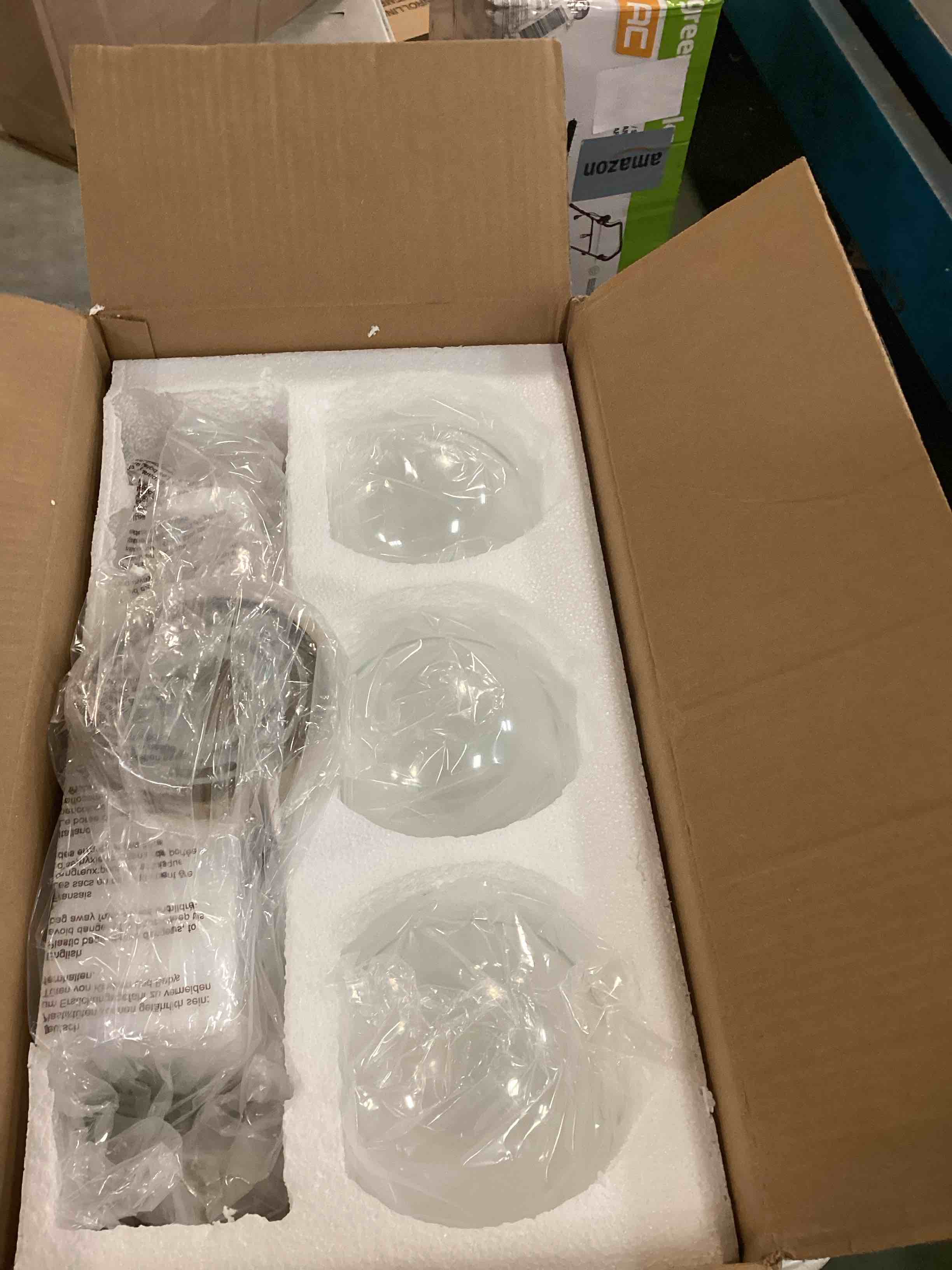 https://s3.amazonaws.com/lotting-images-prod/bidfta/PPE1943860_1746470692783.jpeg