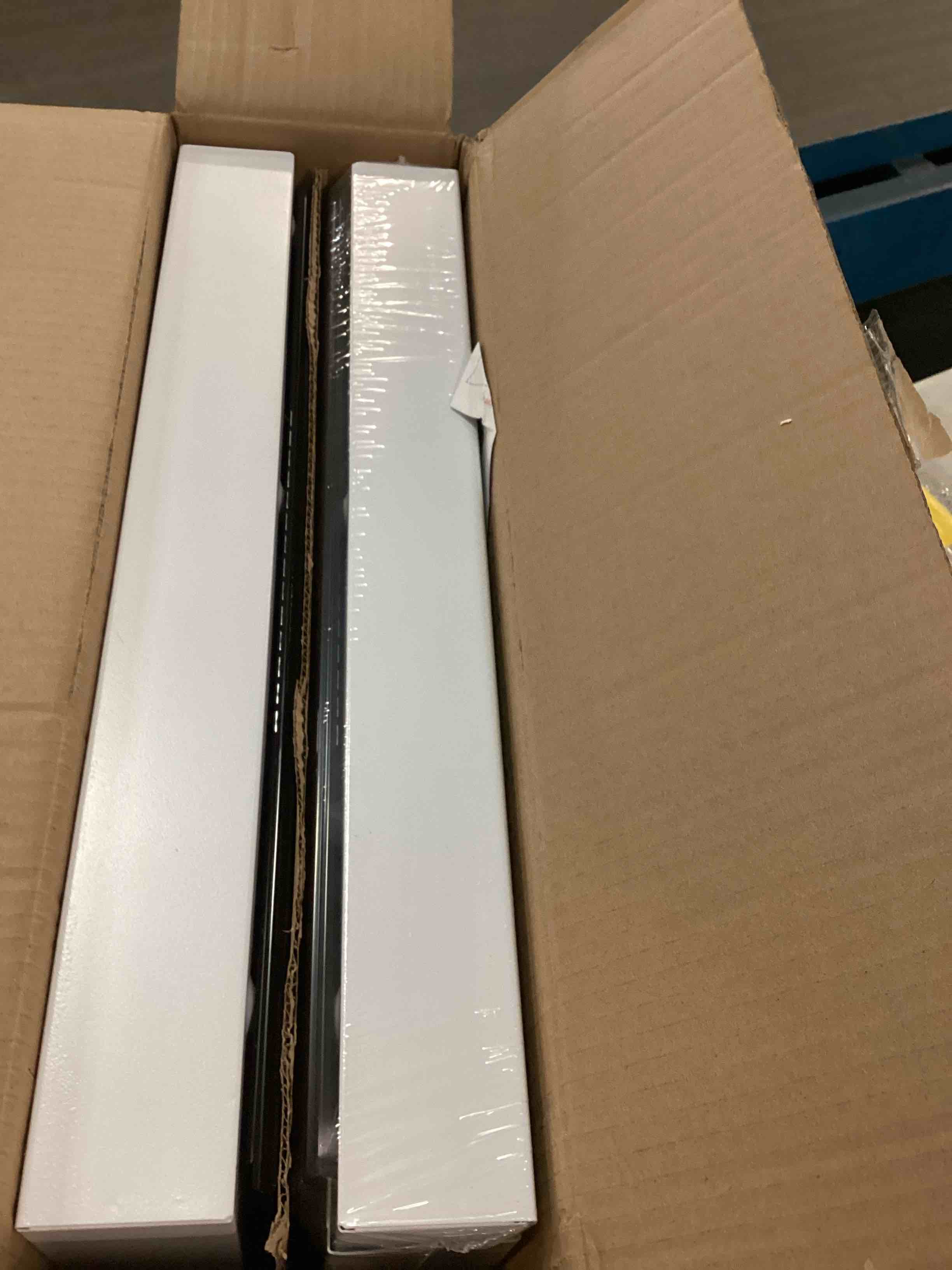 https://s3.amazonaws.com/lotting-images-prod/bidfta/PPE1943964_1746538160331.jpeg