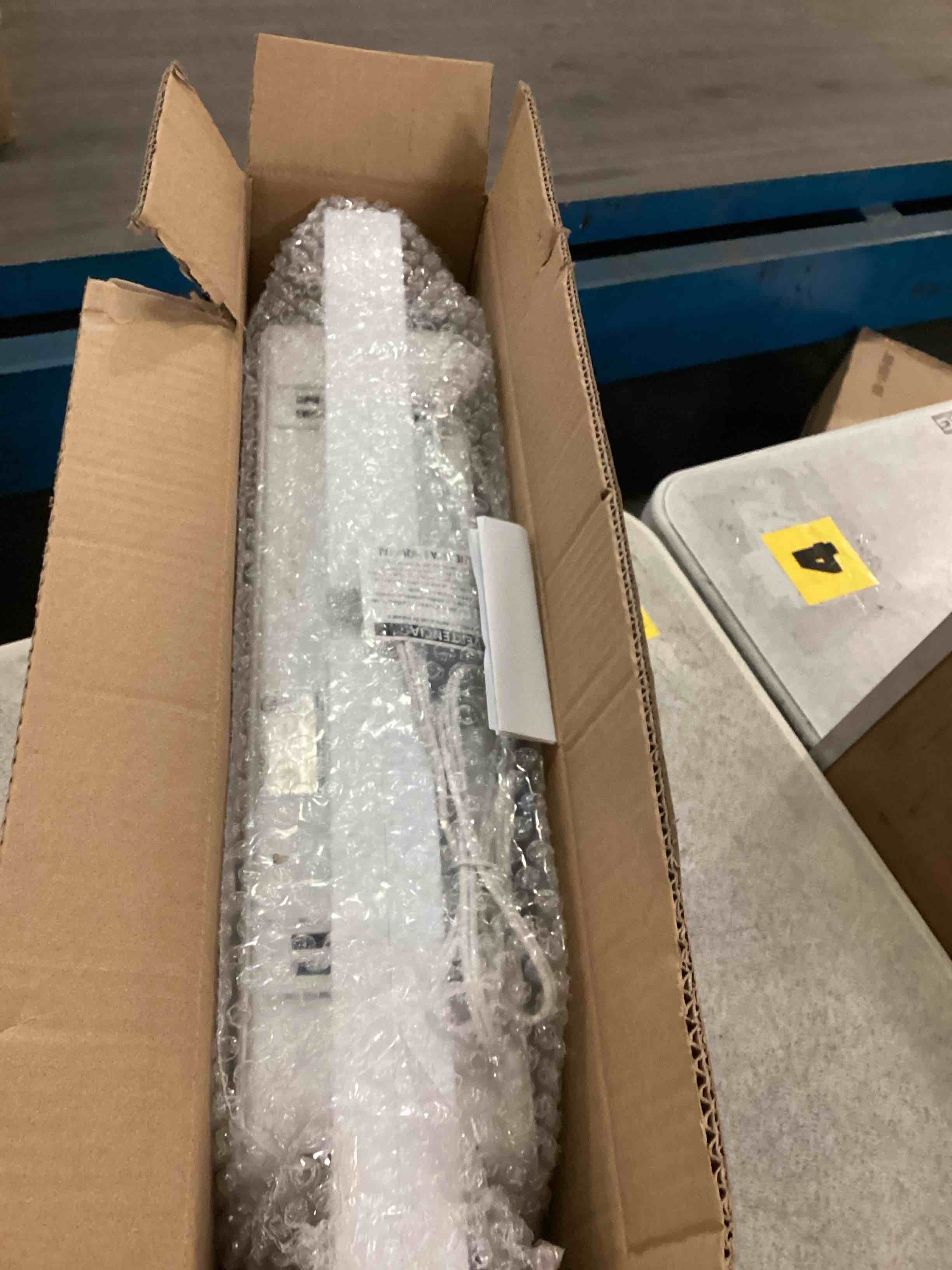 https://s3.amazonaws.com/lotting-images-prod/bidfta/PPE1943973_1746539042449.jpeg