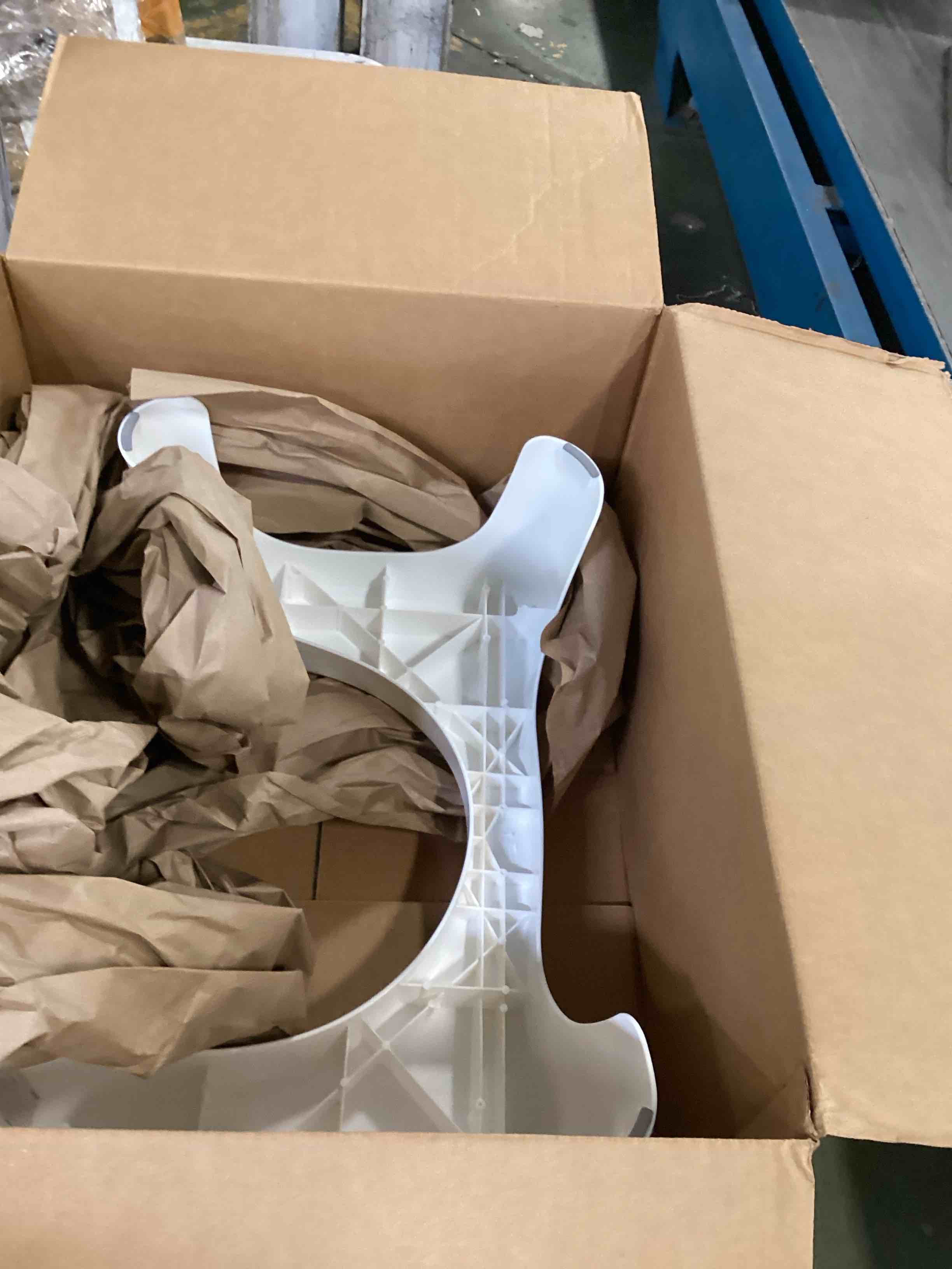 https://s3.amazonaws.com/lotting-images-prod/bidfta/PPE1944311_1746635448328.jpeg
