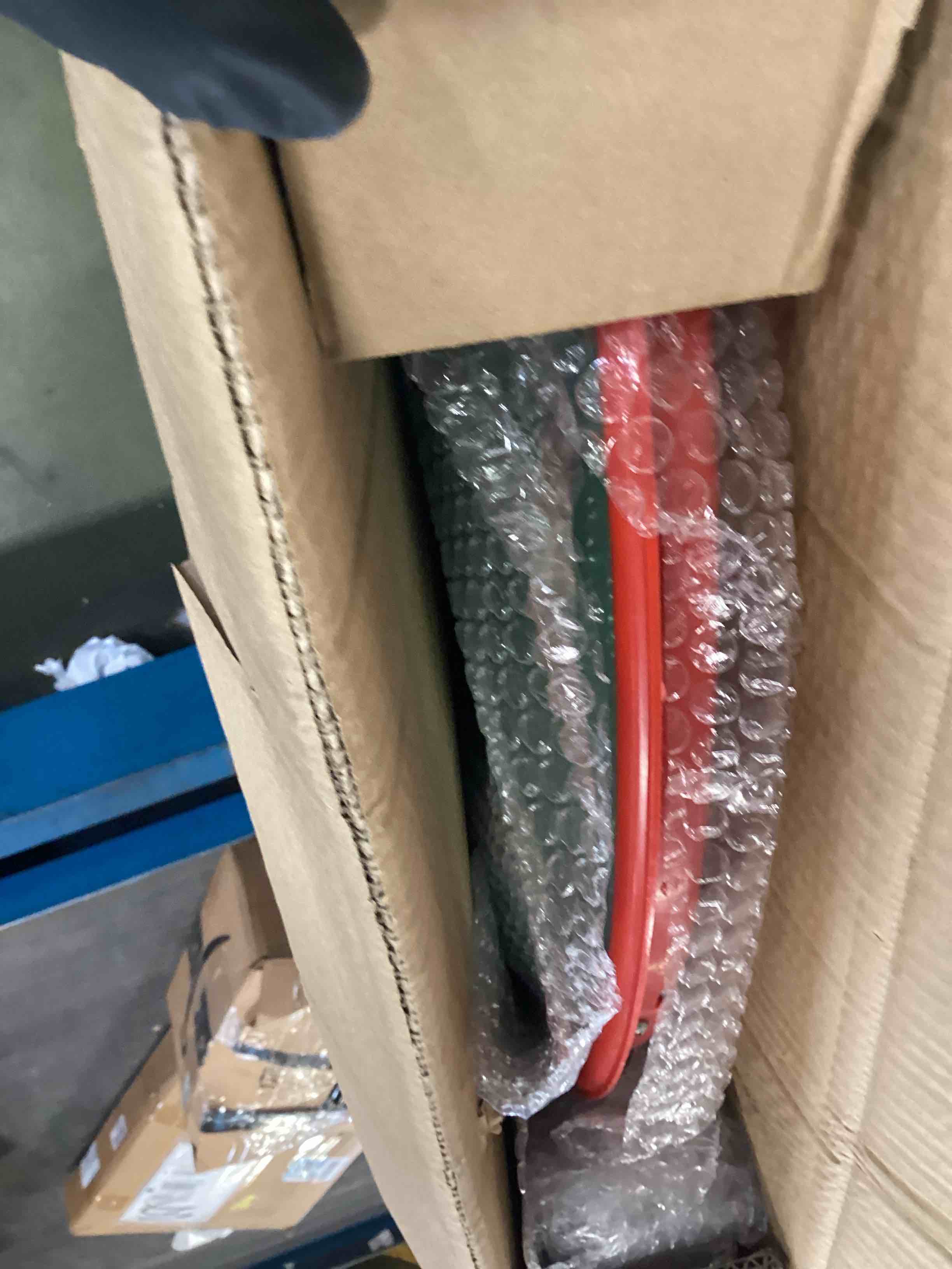 https://s3.amazonaws.com/lotting-images-prod/bidfta/PPE1944349_1746641783713.jpeg