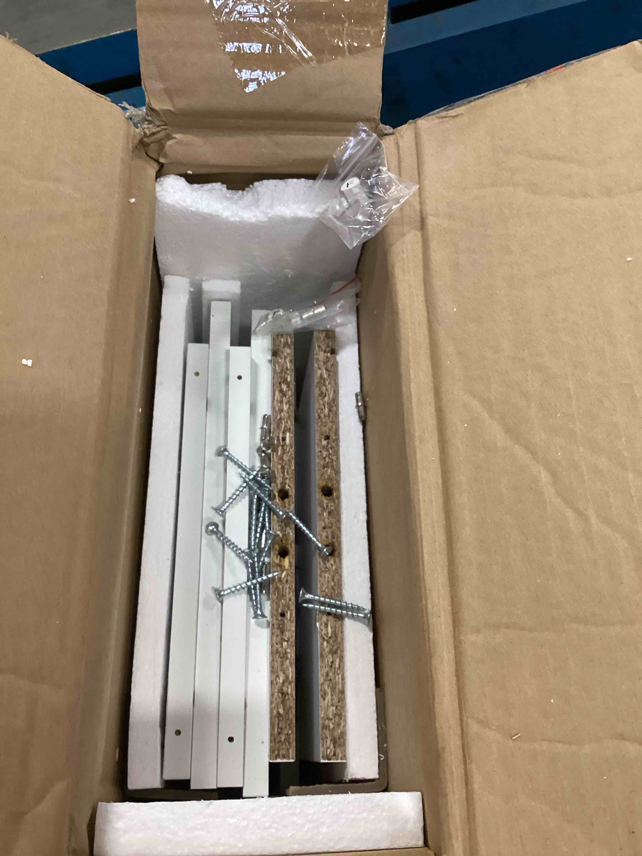 https://s3.amazonaws.com/lotting-images-prod/bidfta/PPE1944448_1746709548595.jpeg