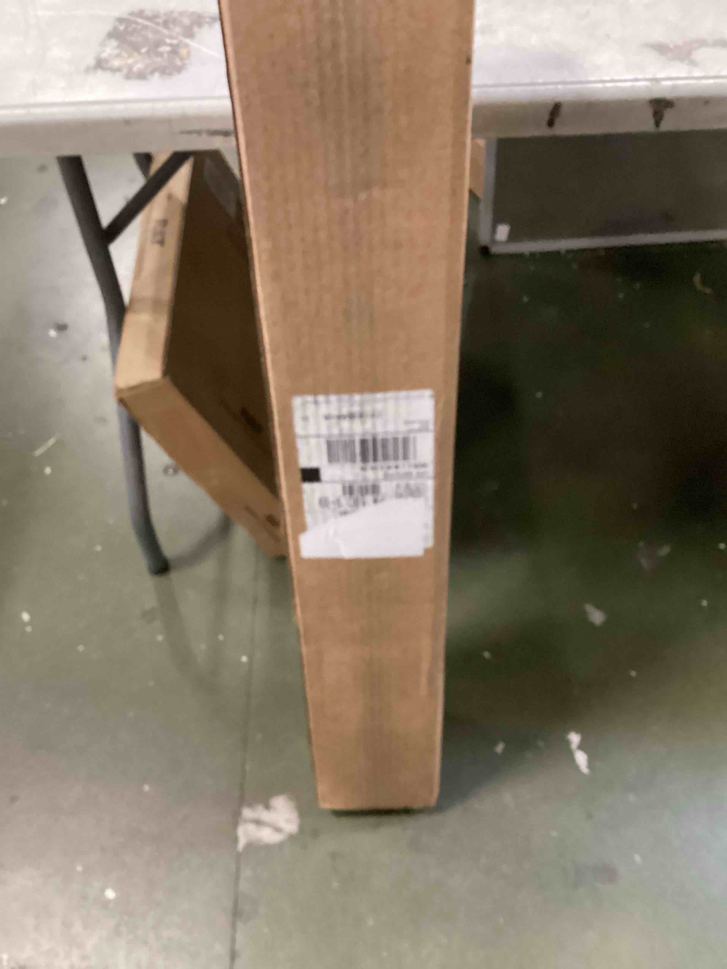 https://s3.amazonaws.com/lotting-images-prod/bidfta/PPE1944470_1746711835322.jpeg
