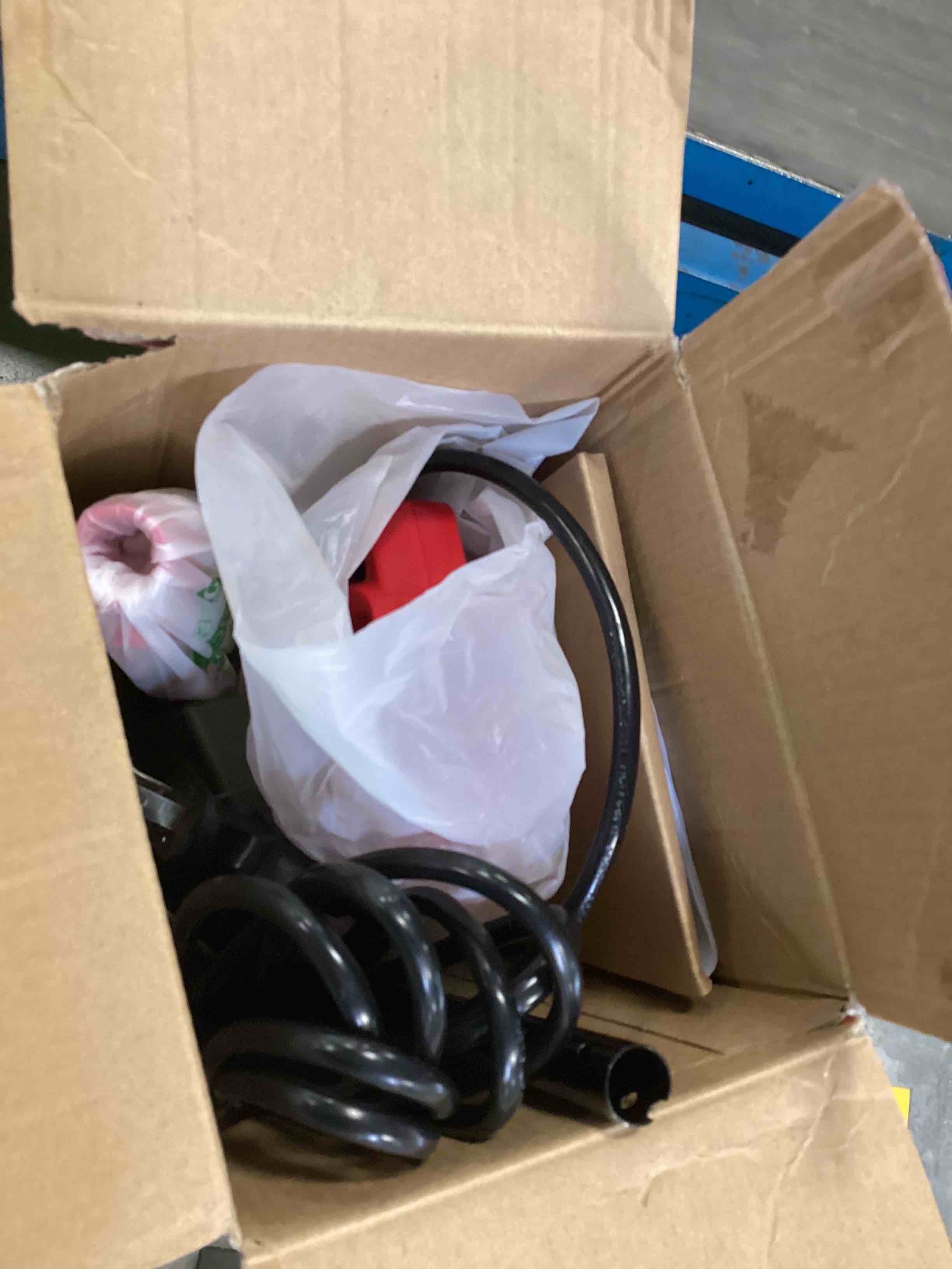 https://s3.amazonaws.com/lotting-images-prod/bidfta/PPE1944511_1746715913101.jpeg