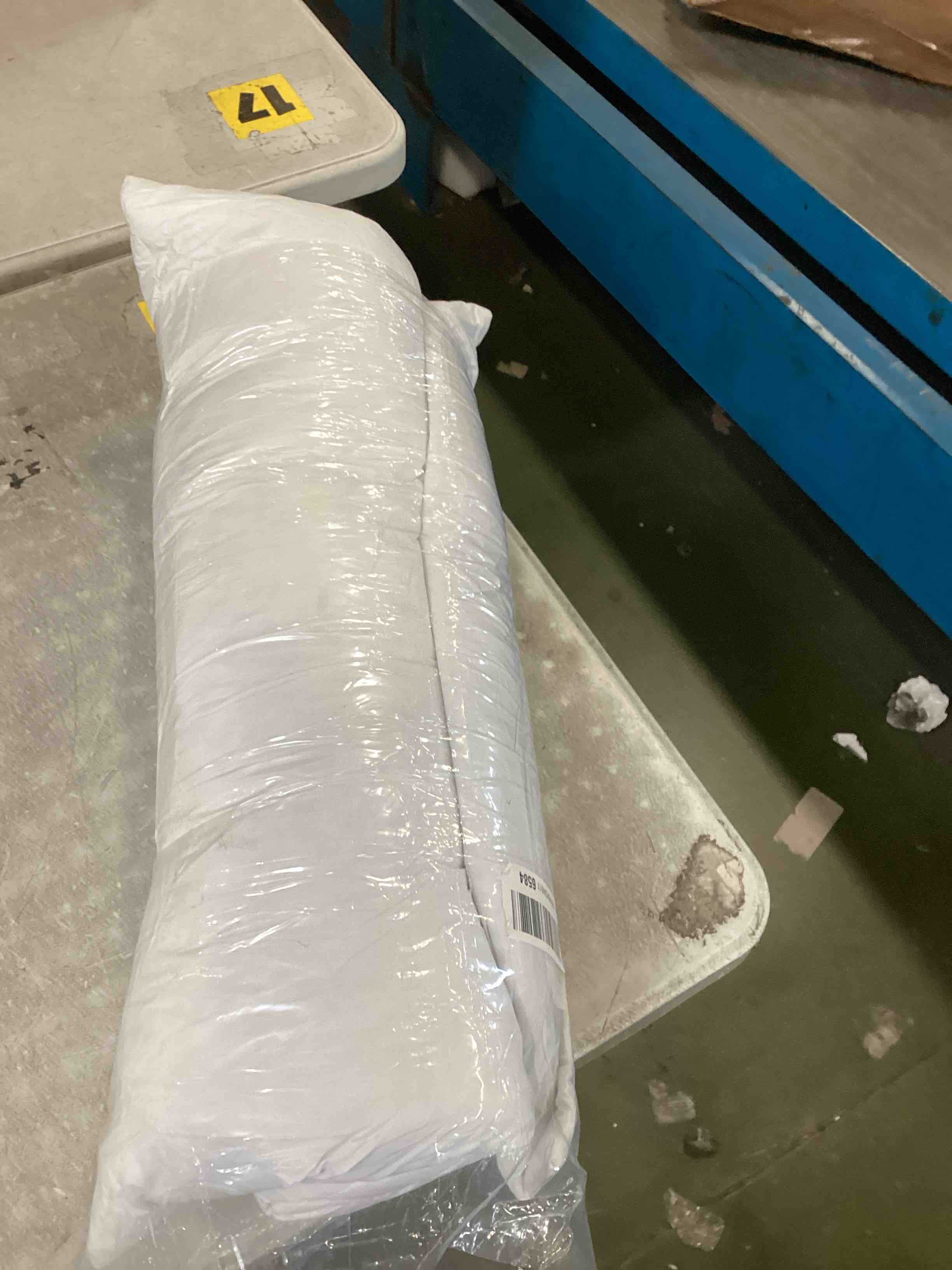 https://s3.amazonaws.com/lotting-images-prod/bidfta/PPE1944729_1746797393836.jpeg