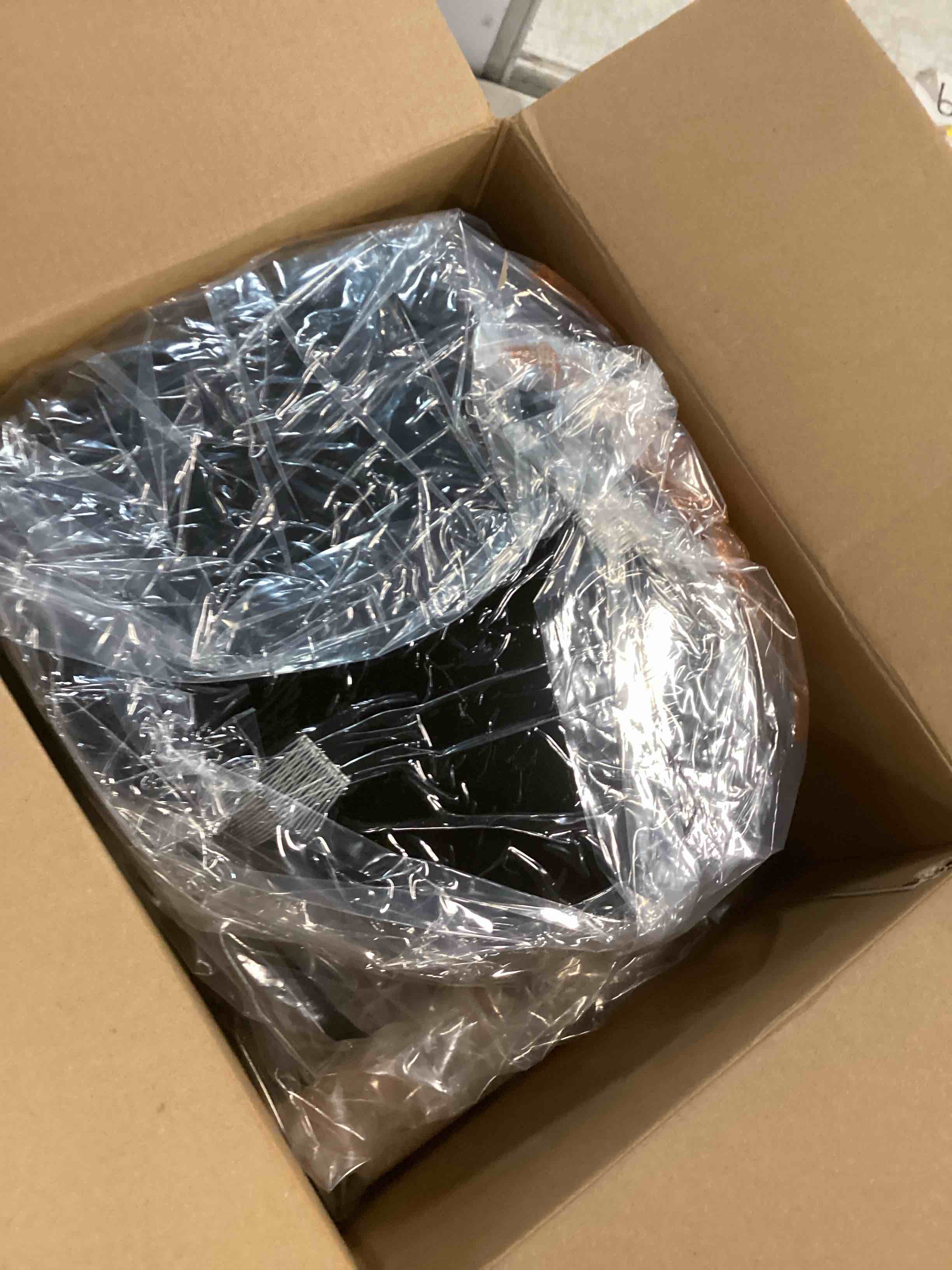 https://s3.amazonaws.com/lotting-images-prod/bidfta/PPE1945231_1743523172809.jpeg